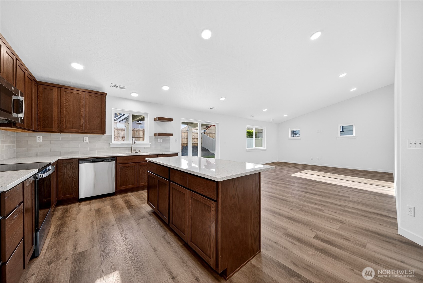 108 N Saratoga Way , Moses Lake, WA 98837