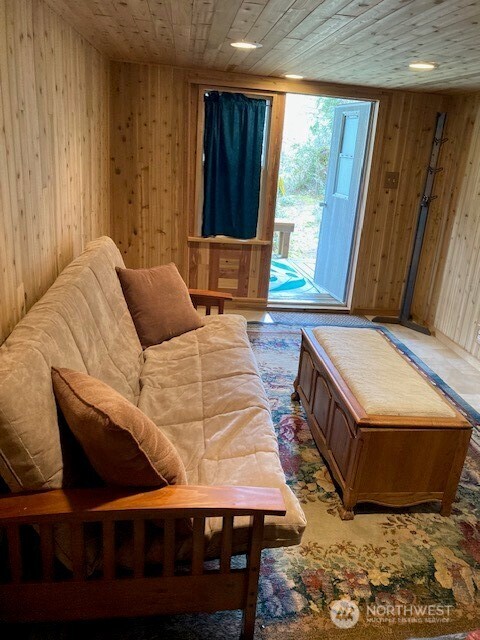 300 N Goldeneye Drive , Hoodsport, WA 98548