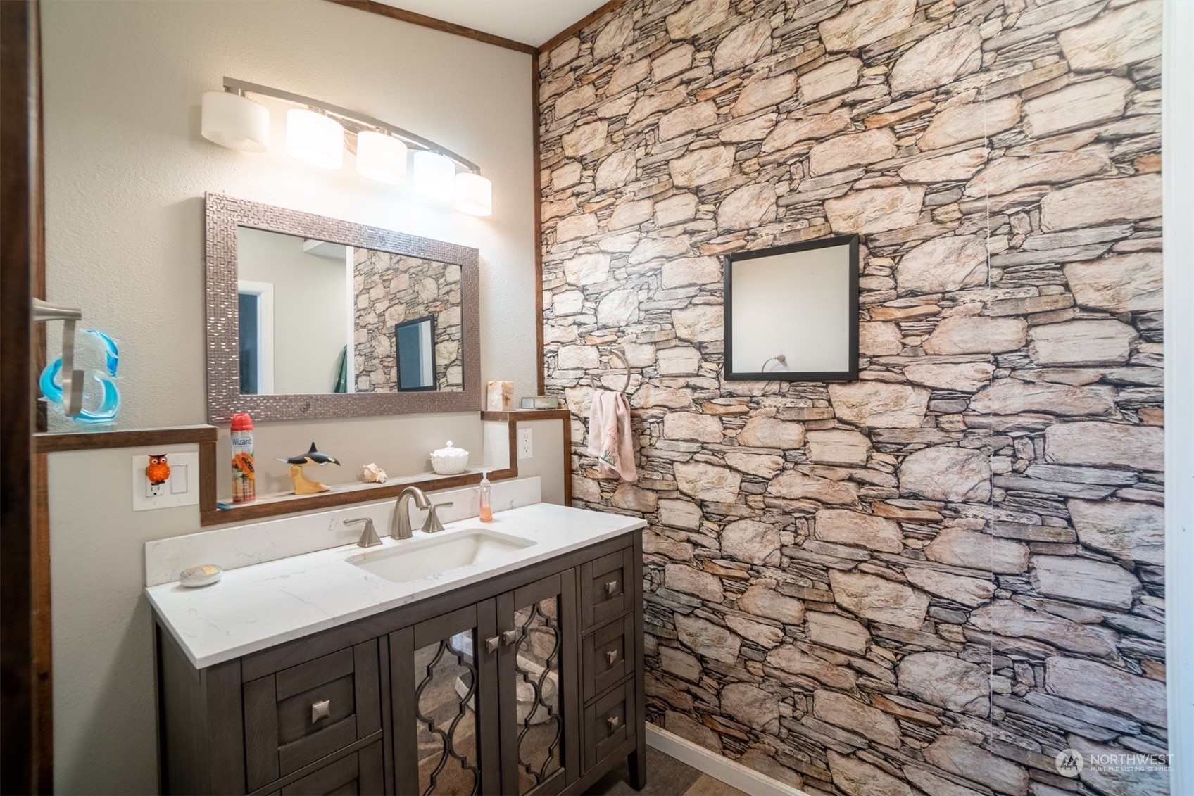 782 S Military Road , Winlock, WA 98596