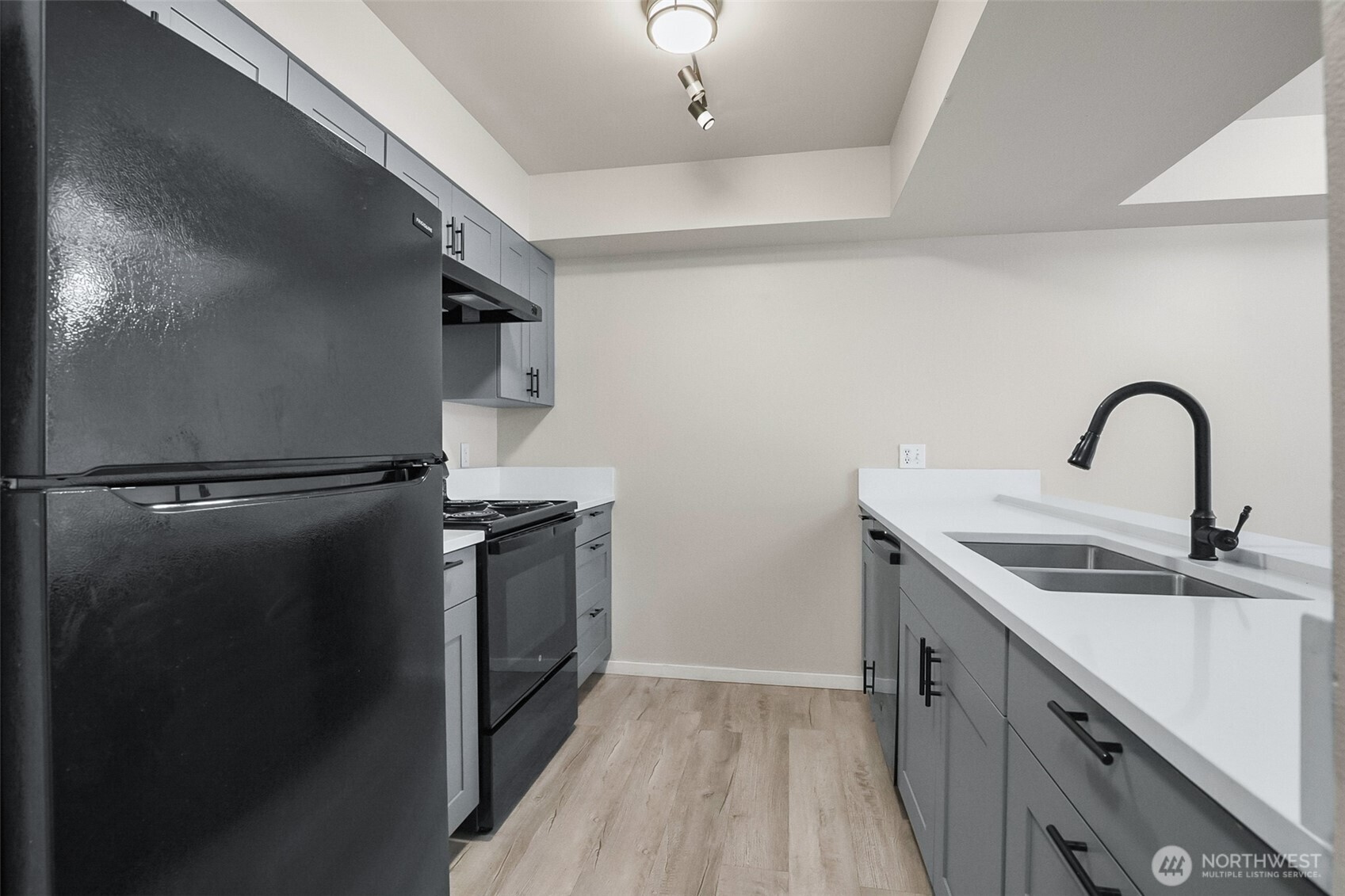 10240 Bridgeport Way SW, Lakewood, WA 98499
