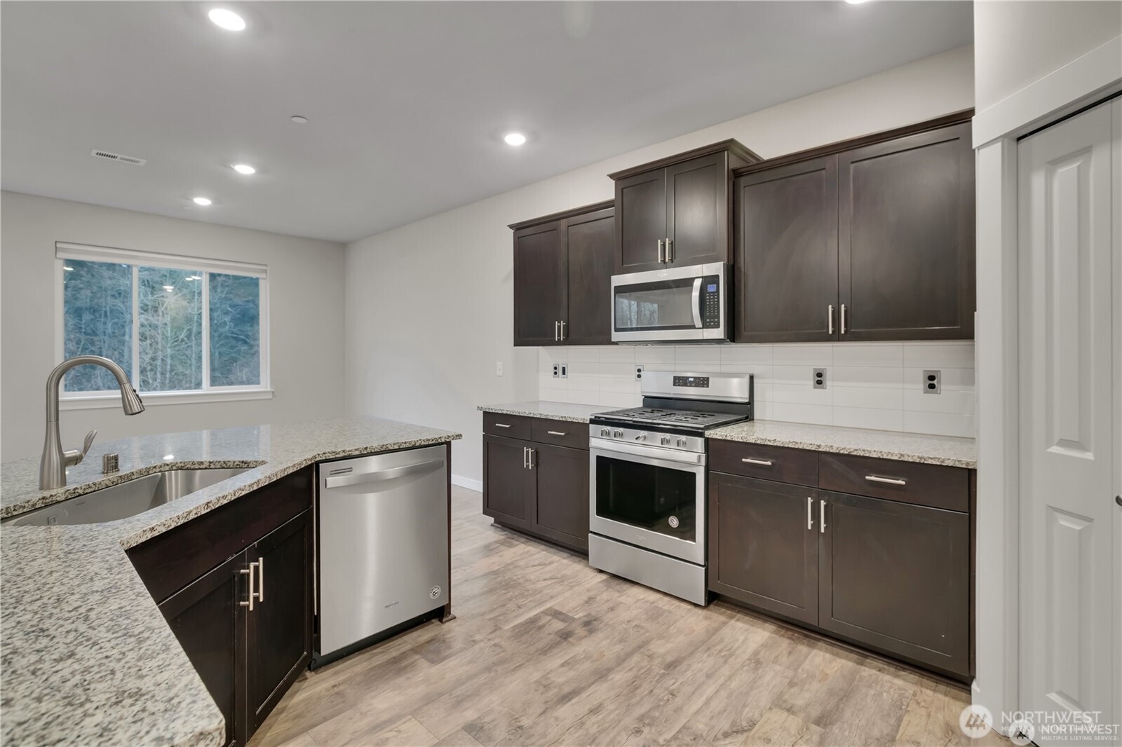 7813 E 208th Avenue , Bonney Lake, WA 98391