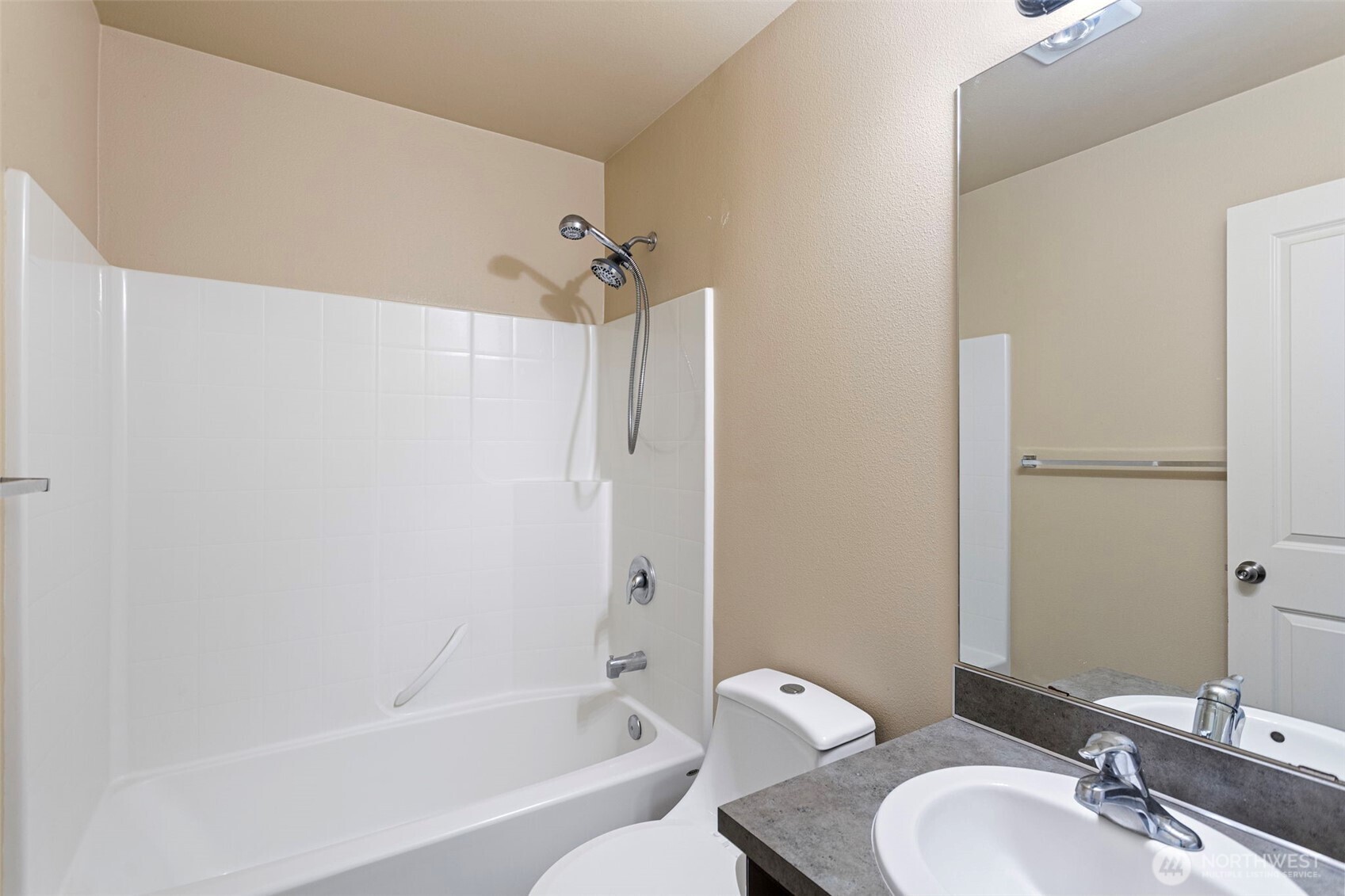 2315 SE Kelby Circle , Port Orchard, WA 98366-5556