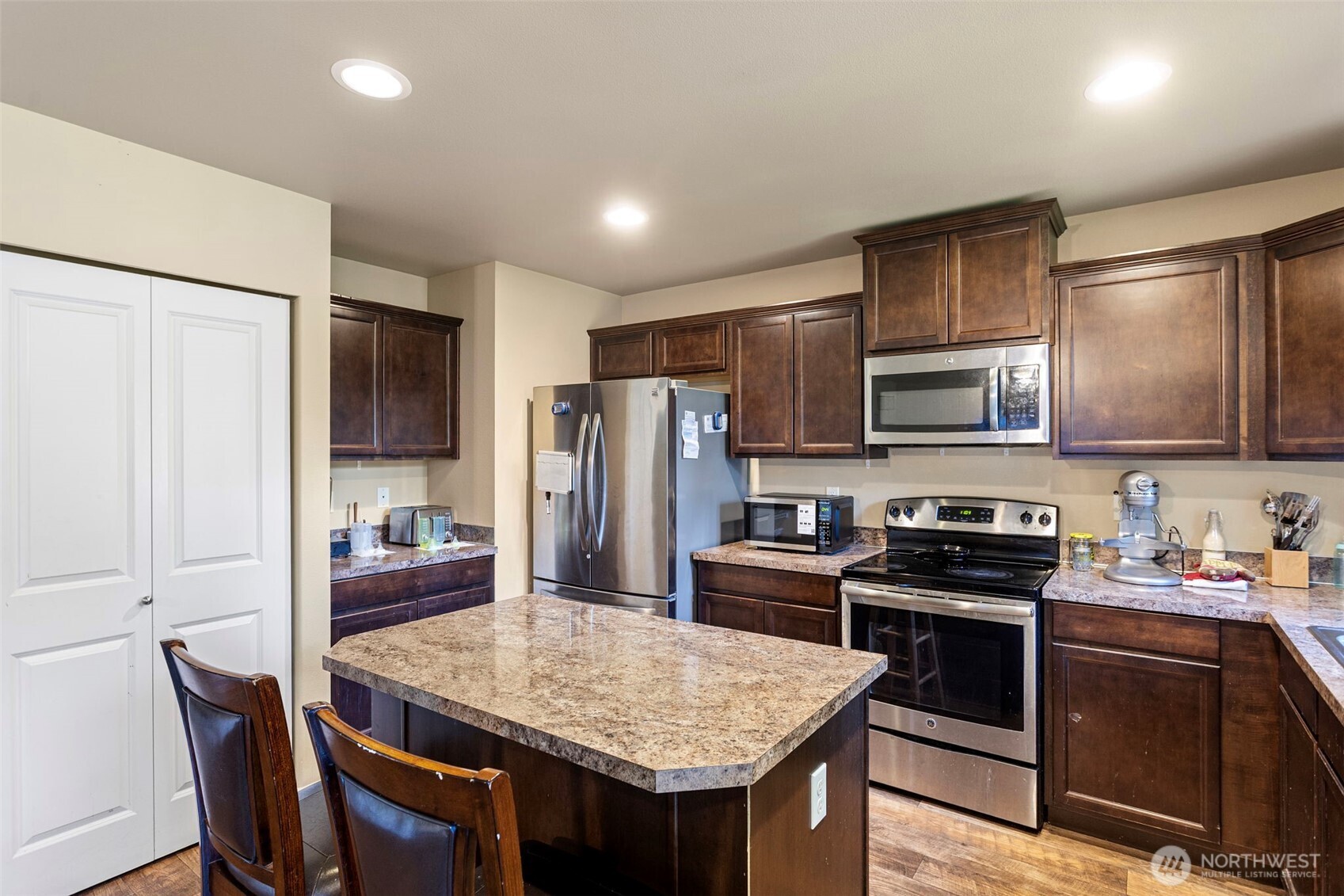 2315 SE Kelby Circle , Port Orchard, WA 98366-5556