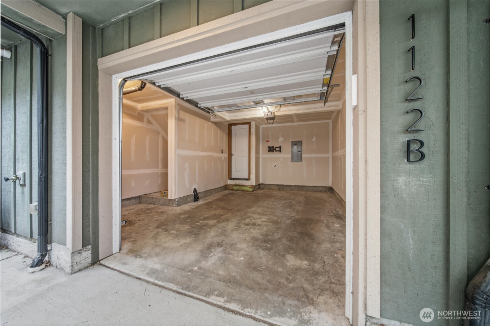 1122 N 92nd Street #B, Seattle, WA 98103