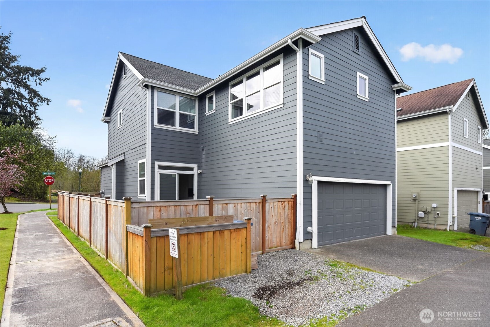 301 Wild Rose Street , Tacoma, WA 98466