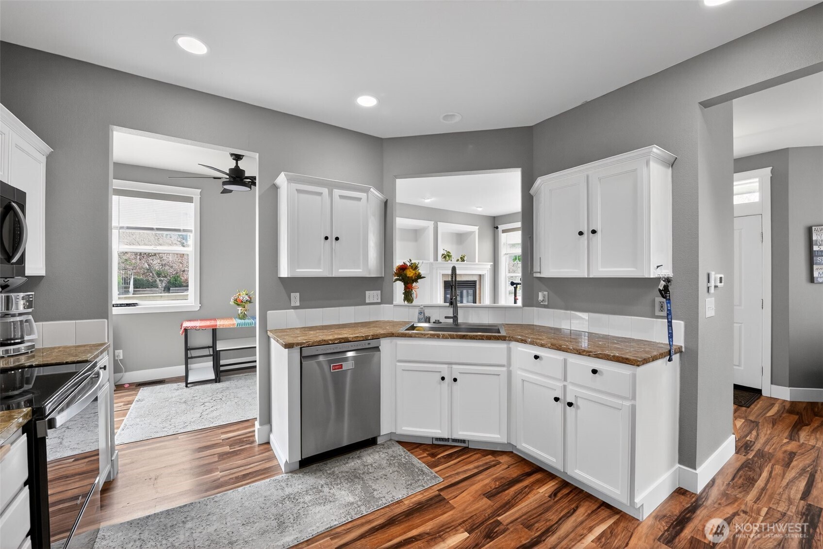 301 Wild Rose Street , Tacoma, WA 98466