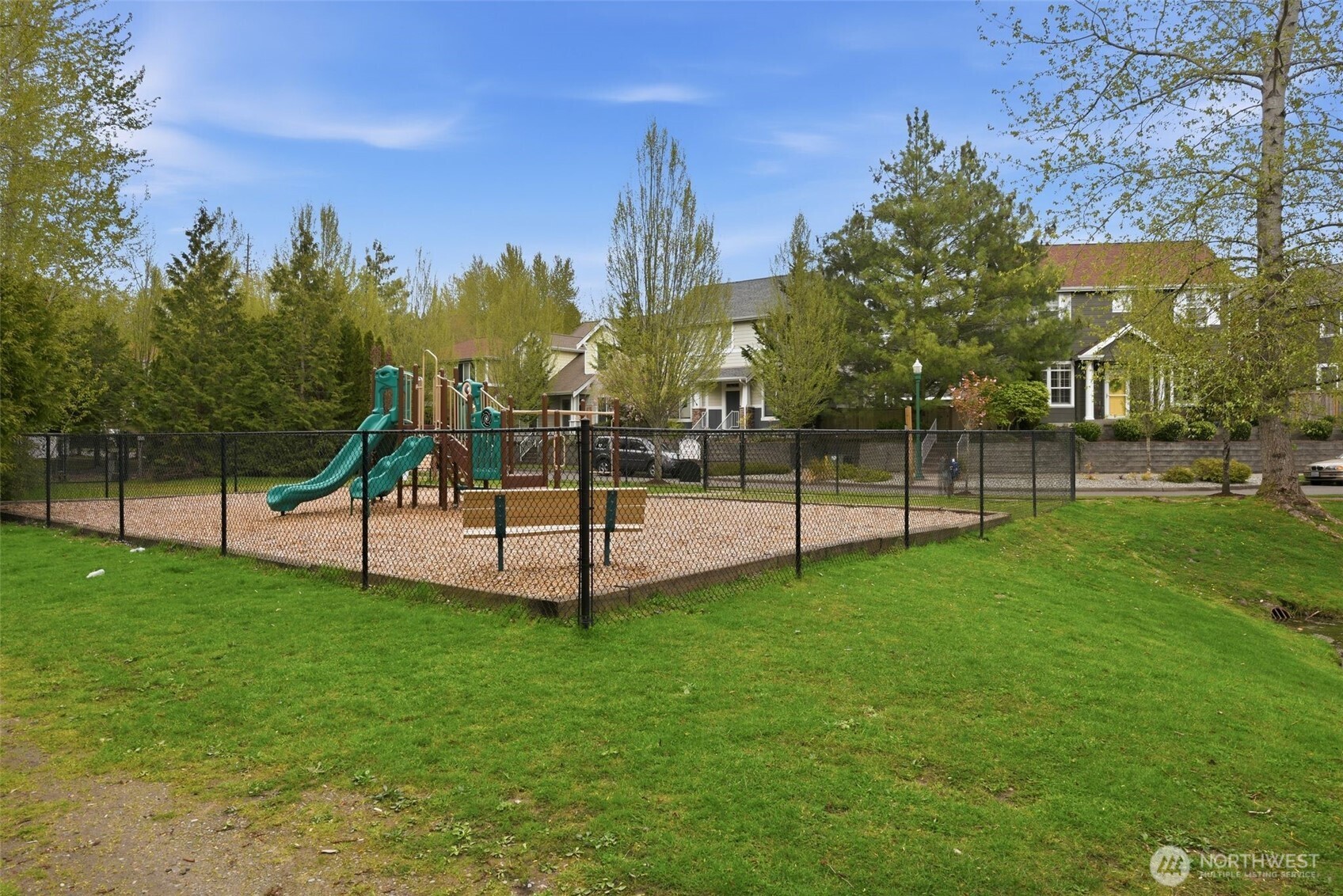 301 Wild Rose Street , Tacoma, WA 98466