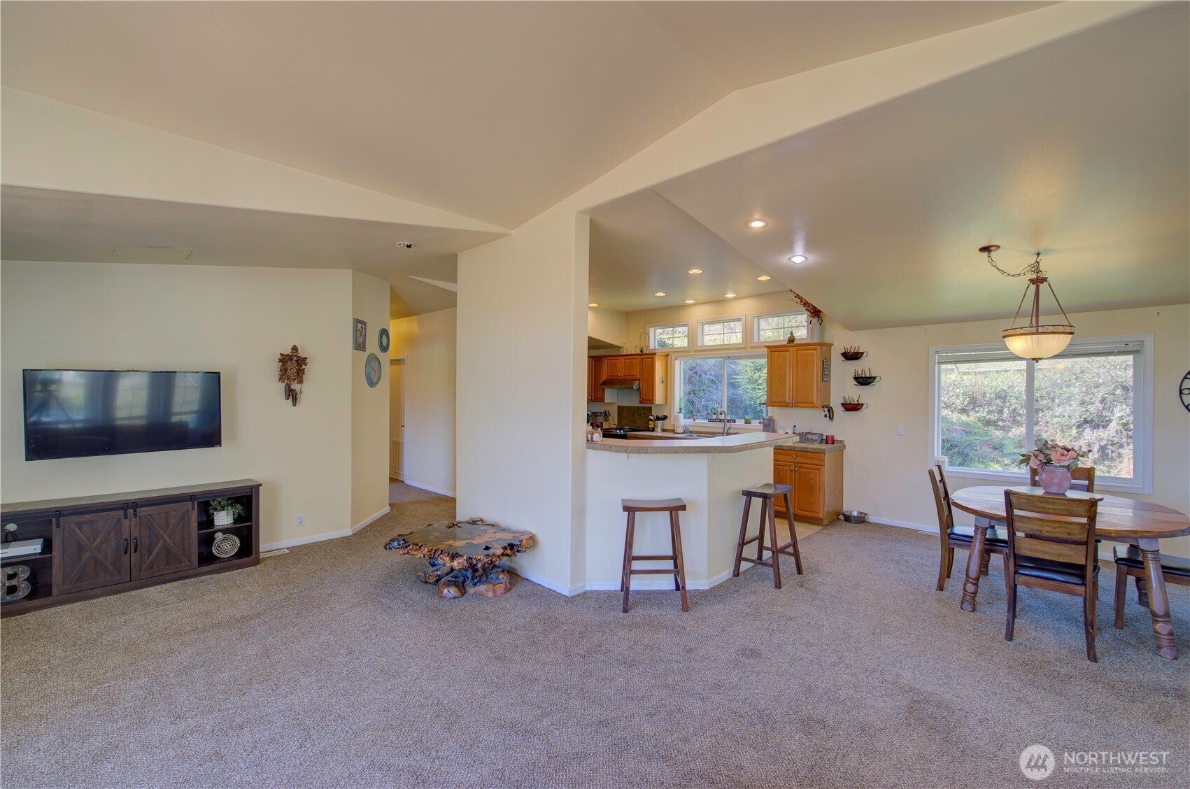 47 N Nemah Road E, South Bend, WA 98586