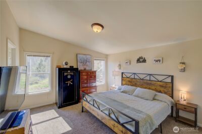 47 N Nemah Road E, South Bend, WA 98586 - Photo 9