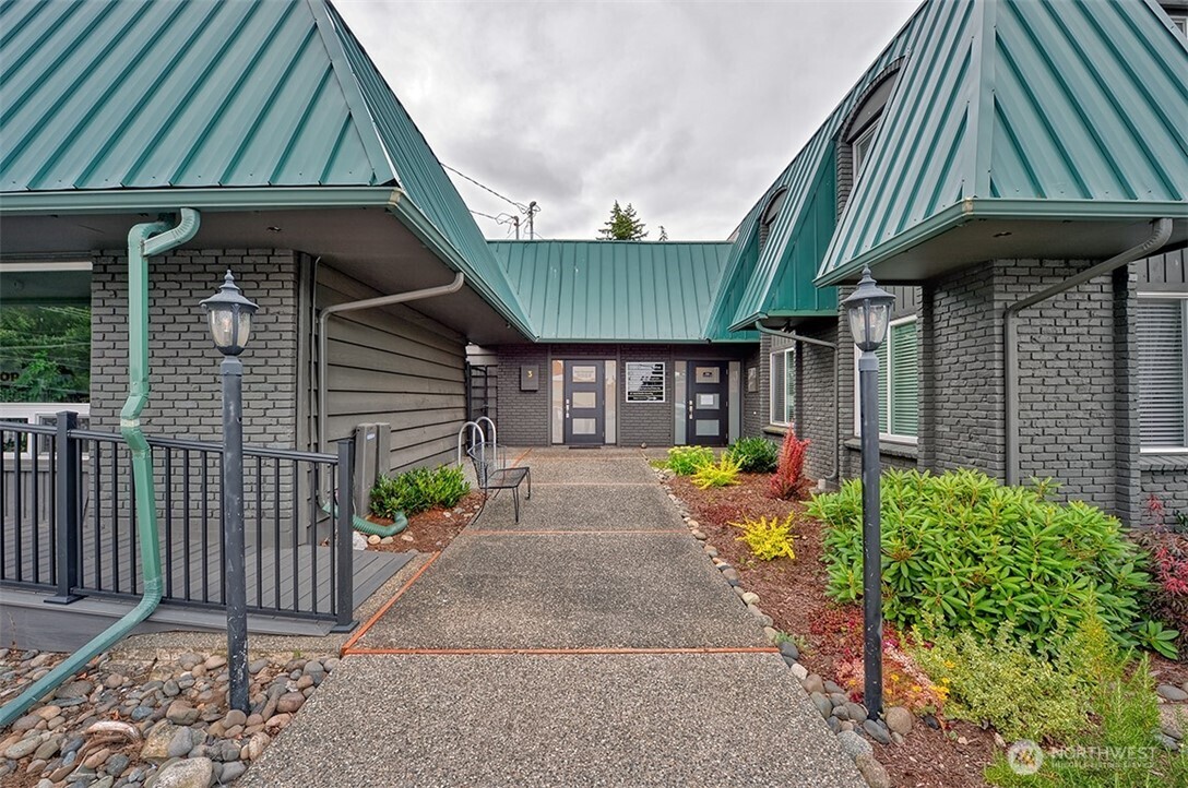 1200 Lakeway Drive , Bellingham, WA 98229