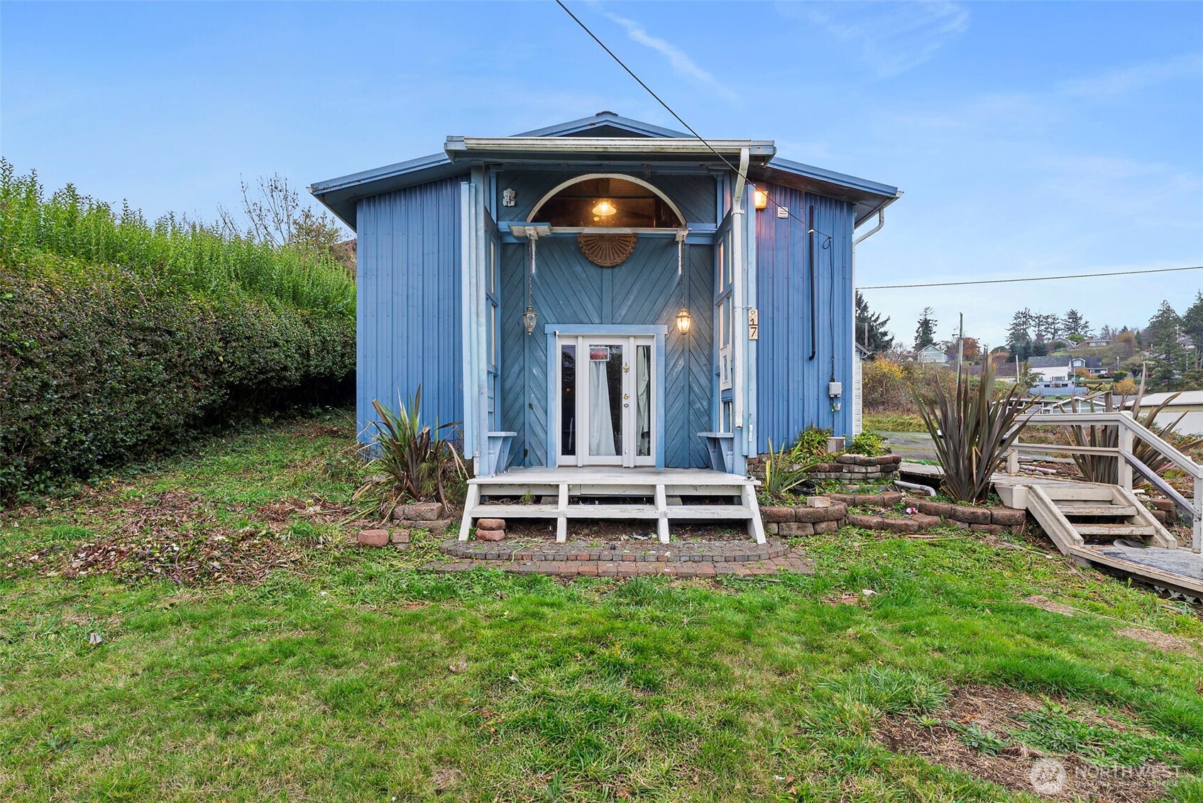 817 Wyoming Street , Raymond, WA 98577