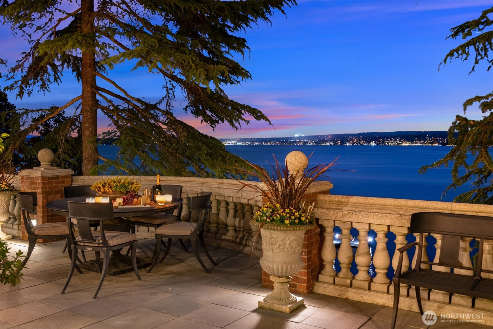 3038 E Laurelhurst Drive NE, Seattle, WA 98105