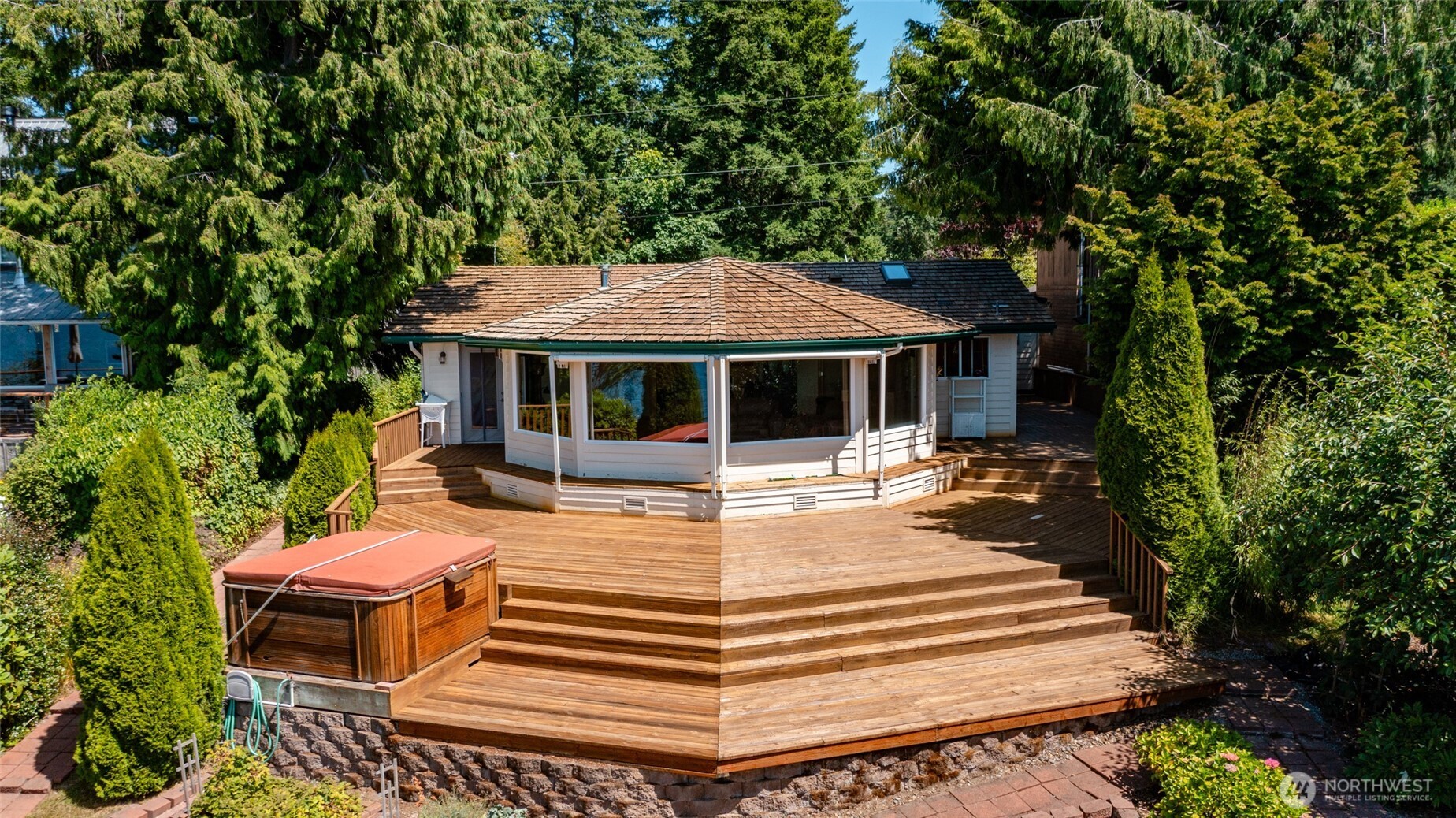10 Edgewater Drive , Camano Island, WA 98282