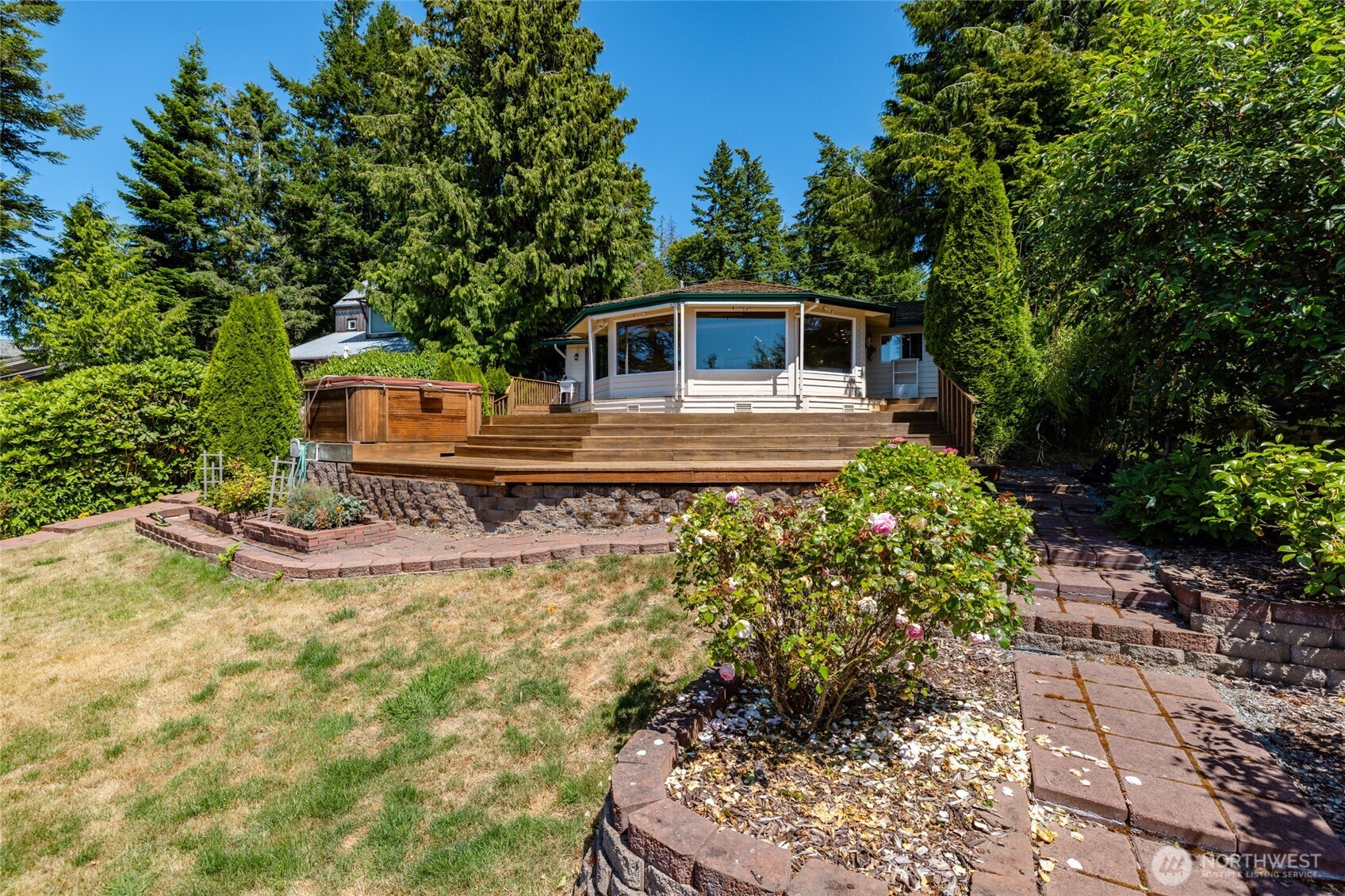 10 Edgewater Drive , Camano Island, WA 98282
