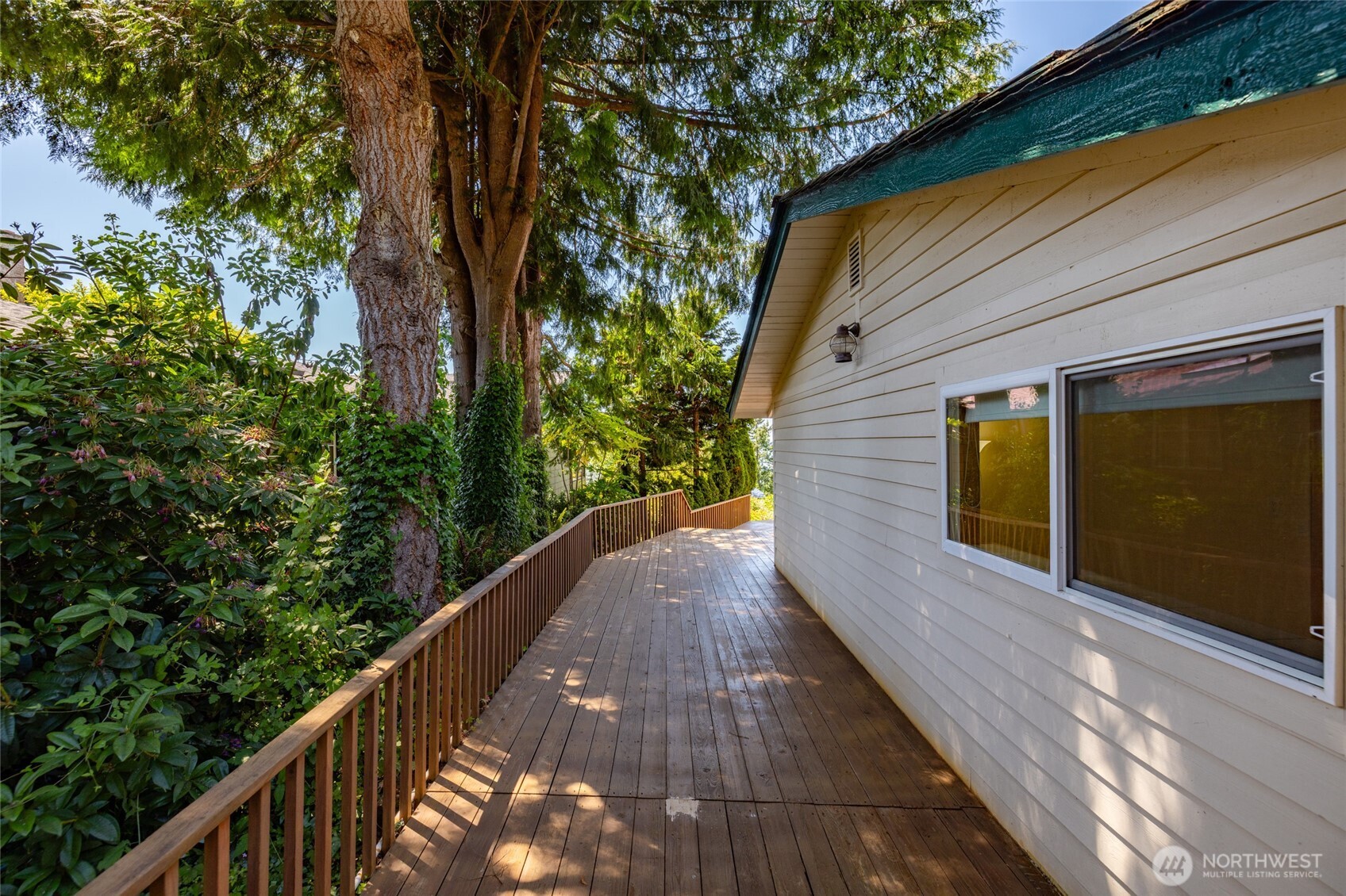 10 Edgewater Drive , Camano Island, WA 98282