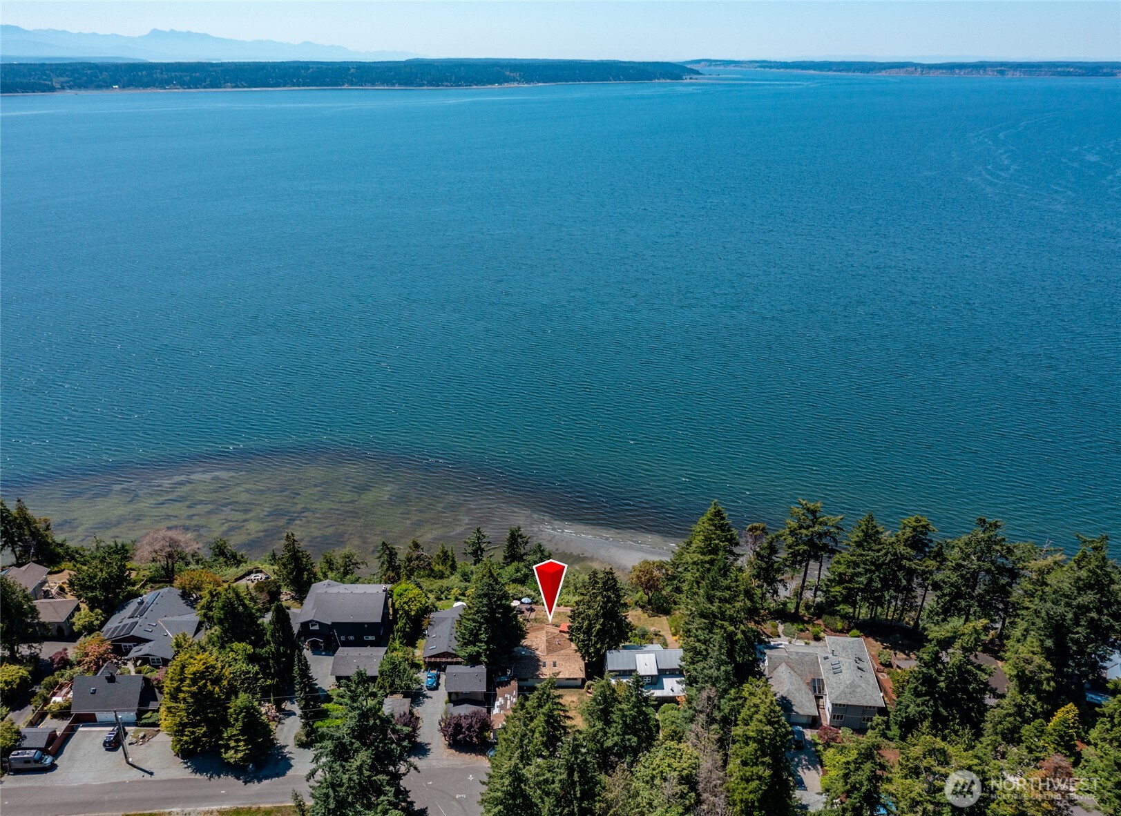 10 Edgewater Drive , Camano Island, WA 98282