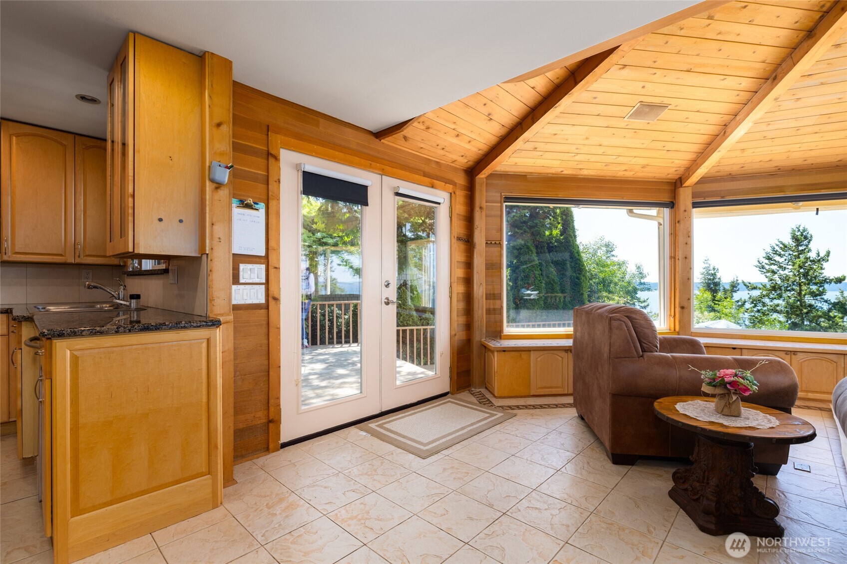 10 Edgewater Drive , Camano Island, WA 98282