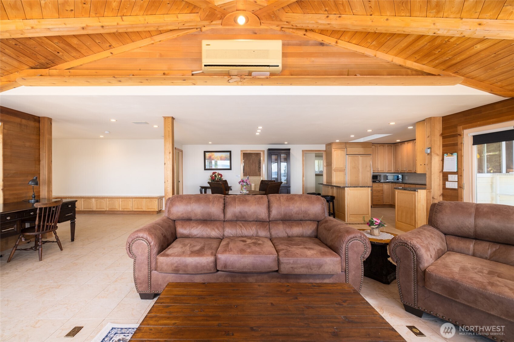 10 Edgewater Drive , Camano Island, WA 98282