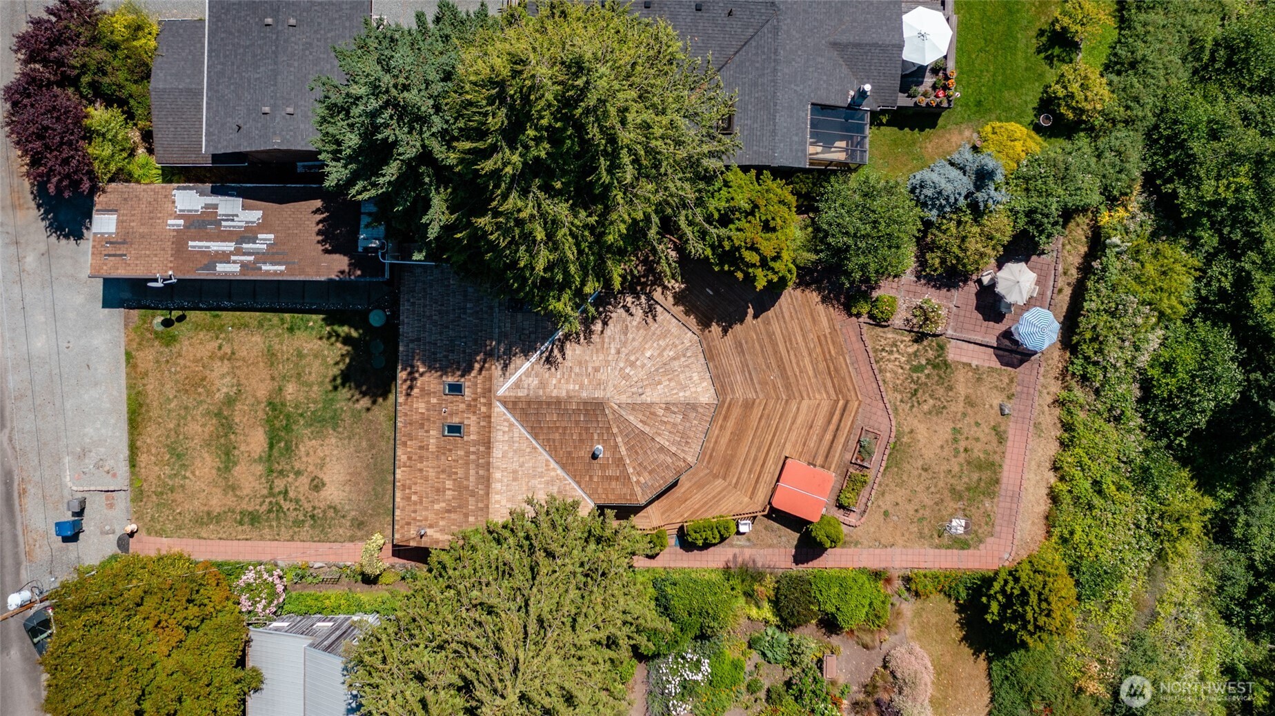 10 Edgewater Drive , Camano Island, WA 98282