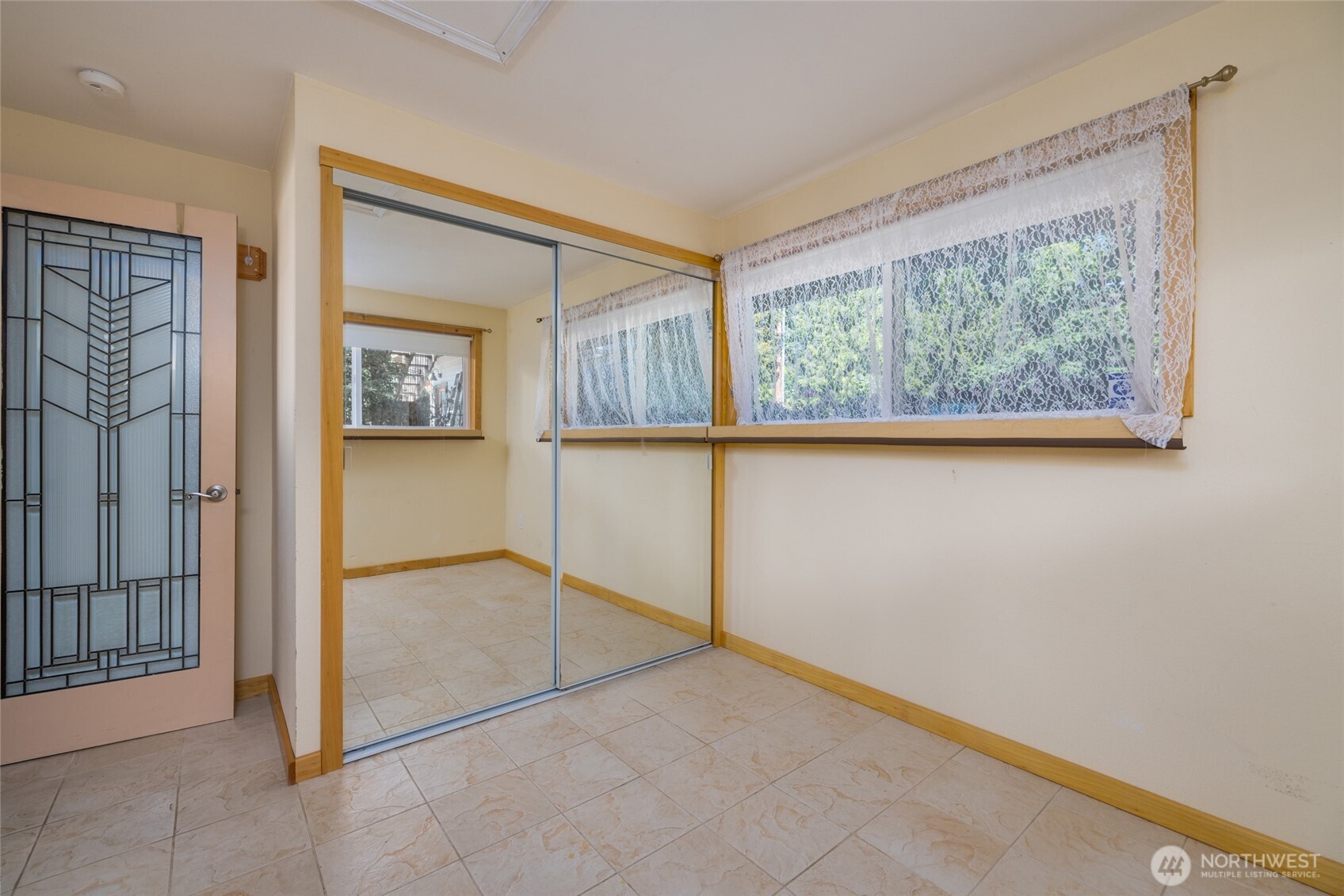 10 Edgewater Drive , Camano Island, WA 98282
