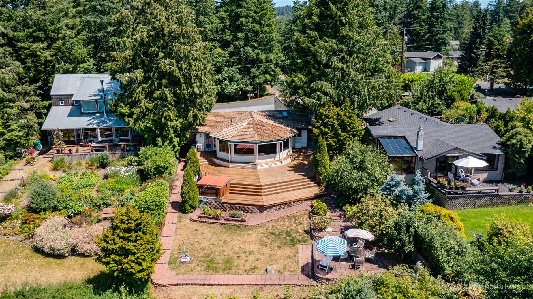 10 Edgewater Drive , Camano Island, WA 98282
