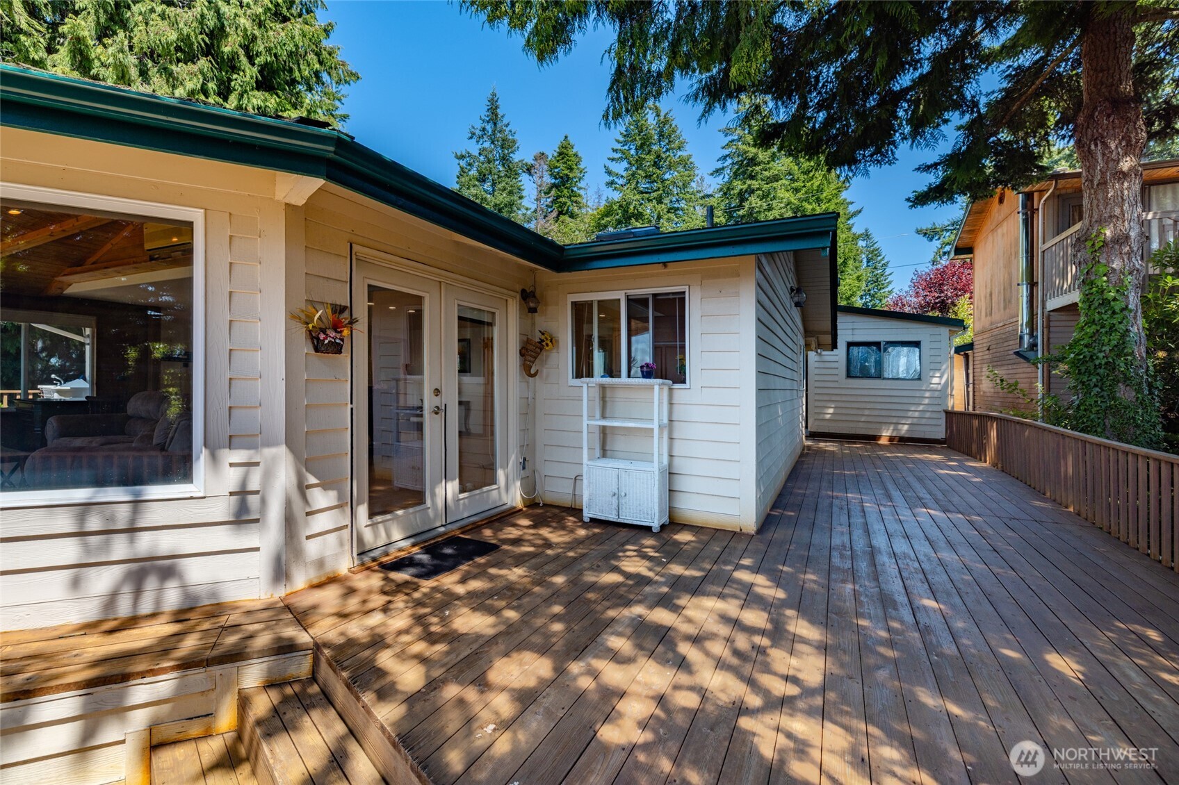 10 Edgewater Drive , Camano Island, WA 98282
