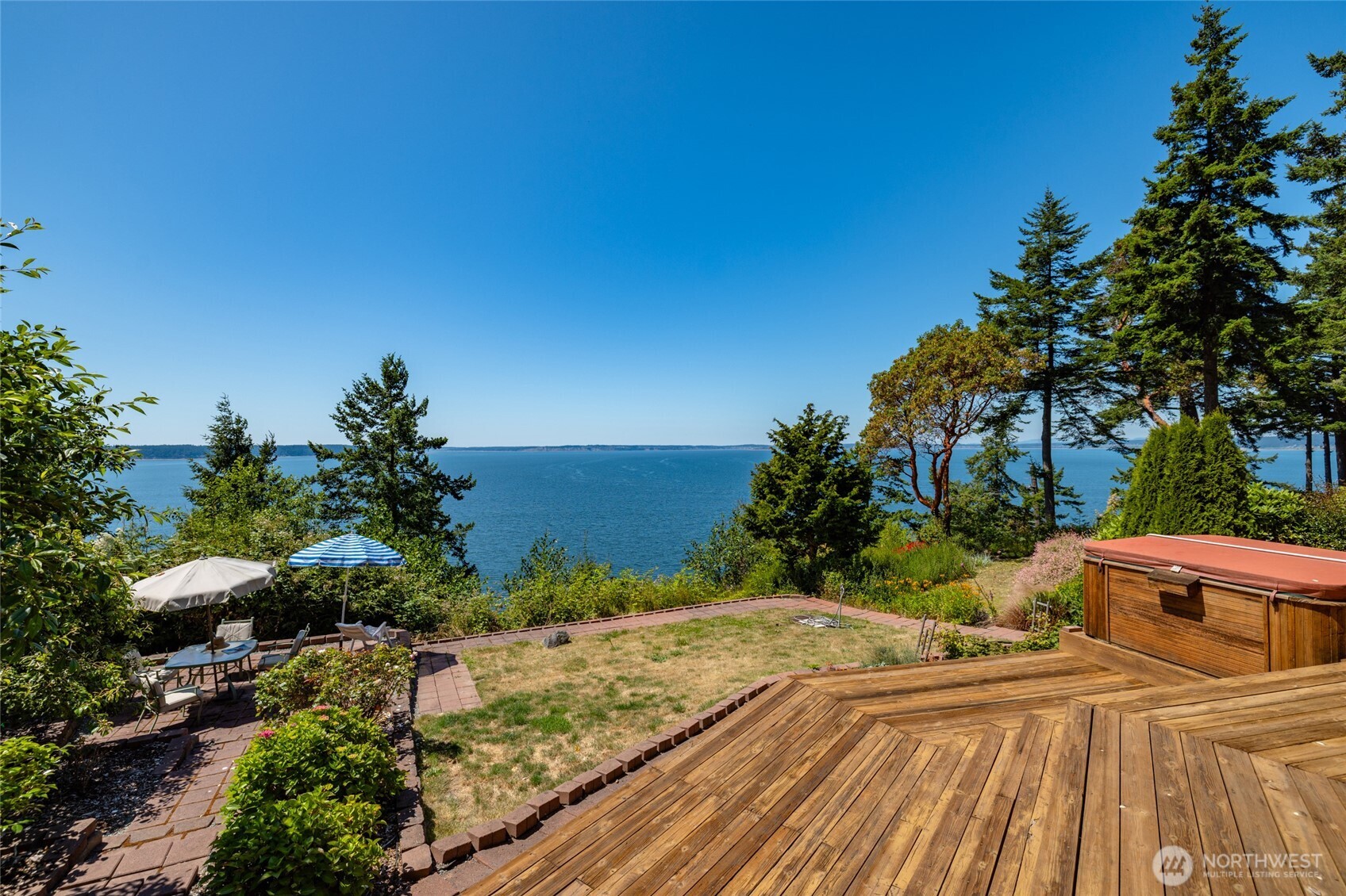 10 Edgewater Drive , Camano Island, WA 98282