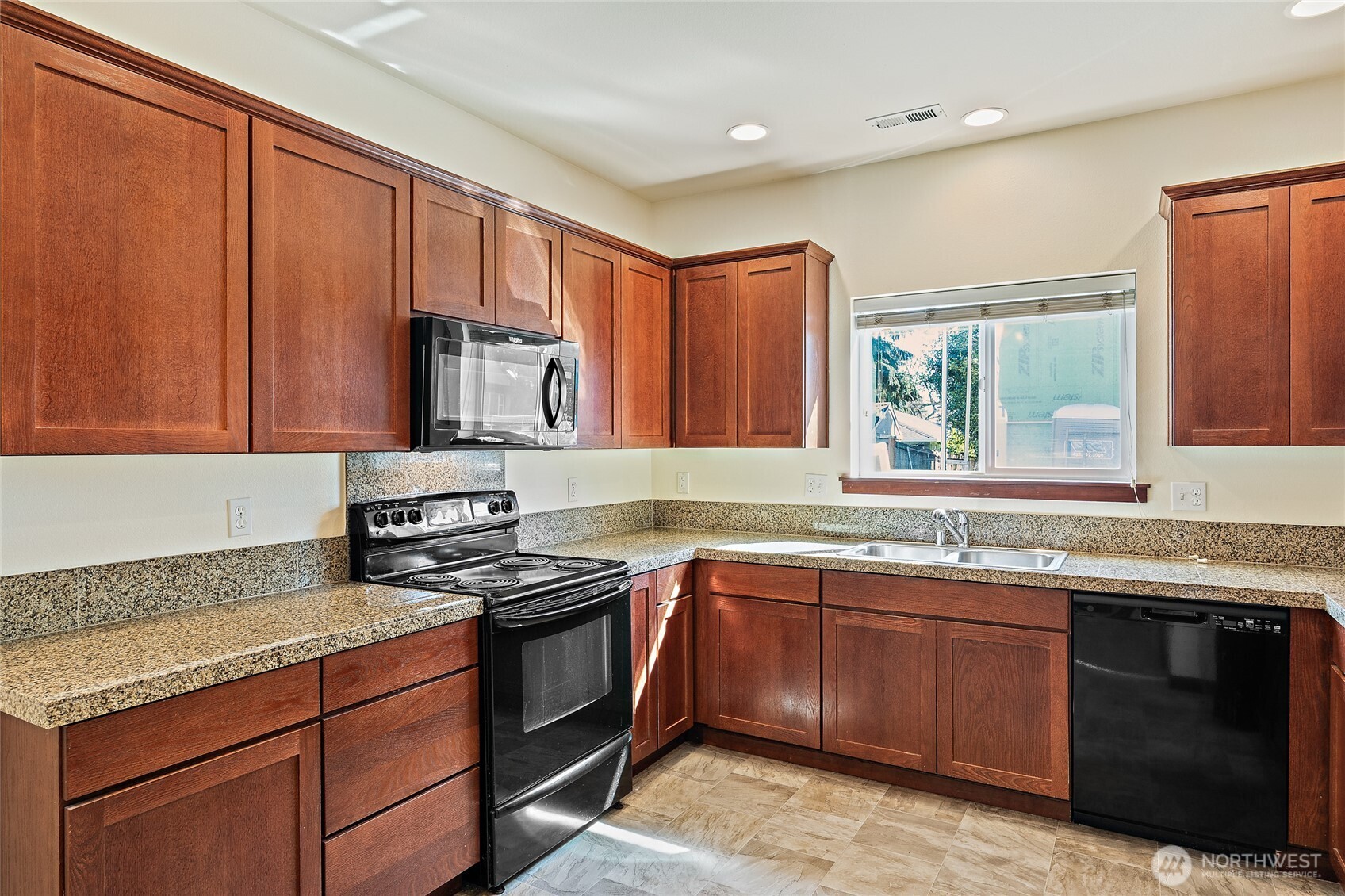 501 N 105th Street #C, Seattle, WA 98133