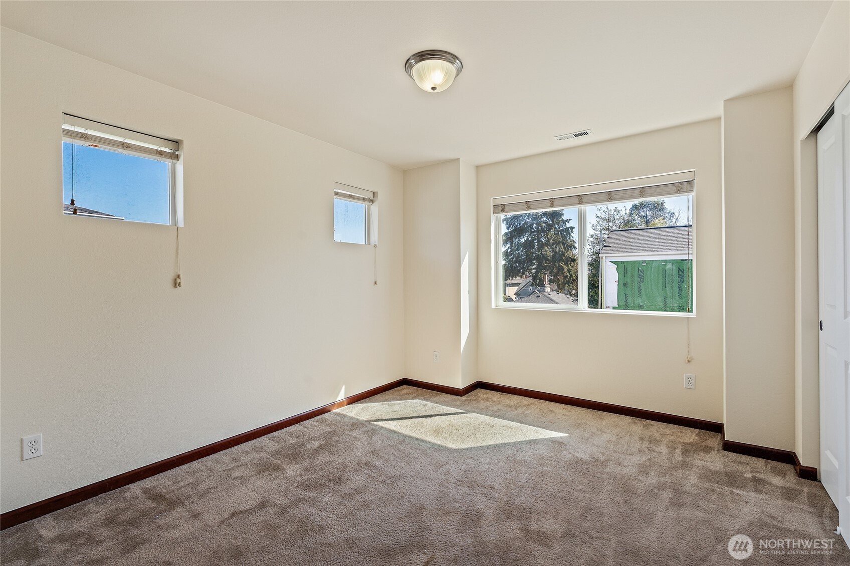 501 N 105th Street #C, Seattle, WA 98133