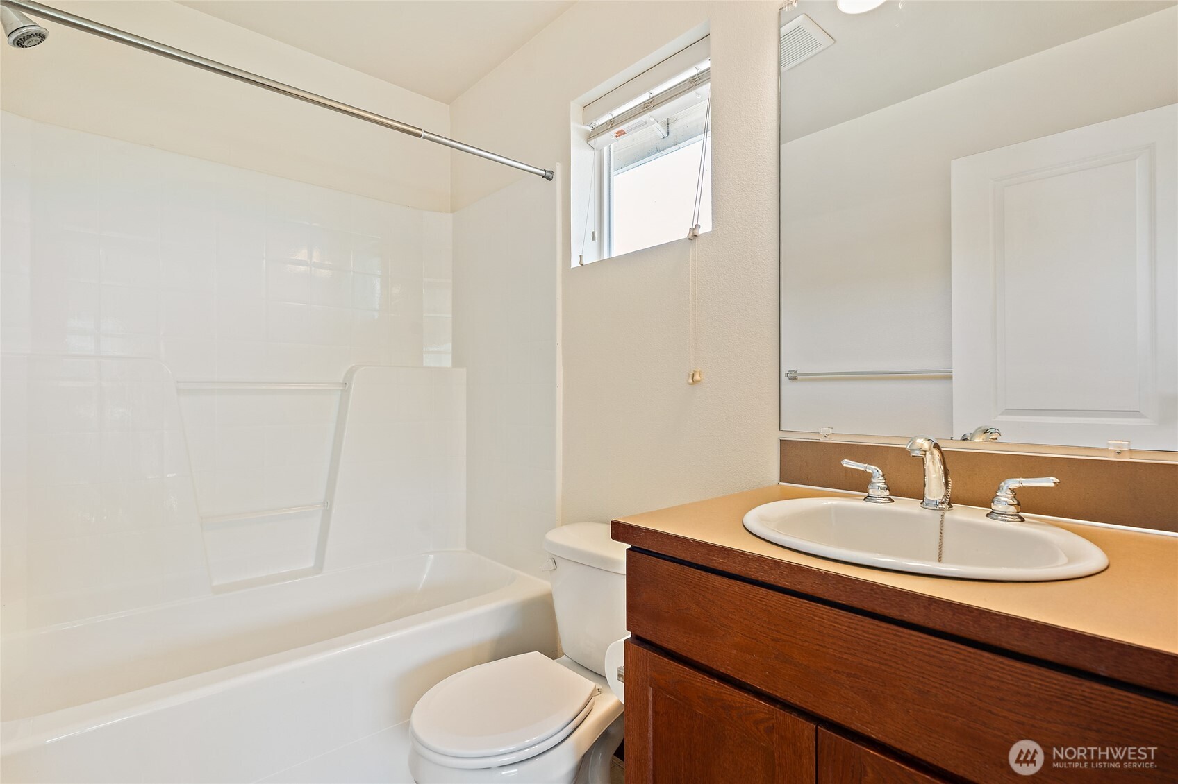 501 N 105th Street #C, Seattle, WA 98133