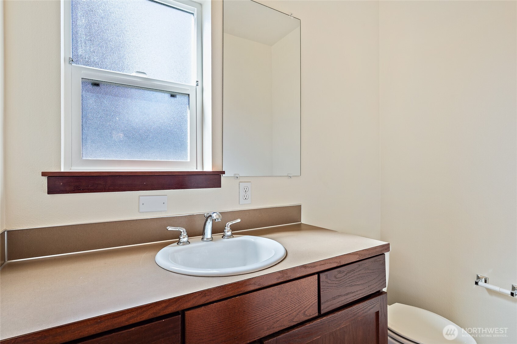 501 N 105th Street #C, Seattle, WA 98133