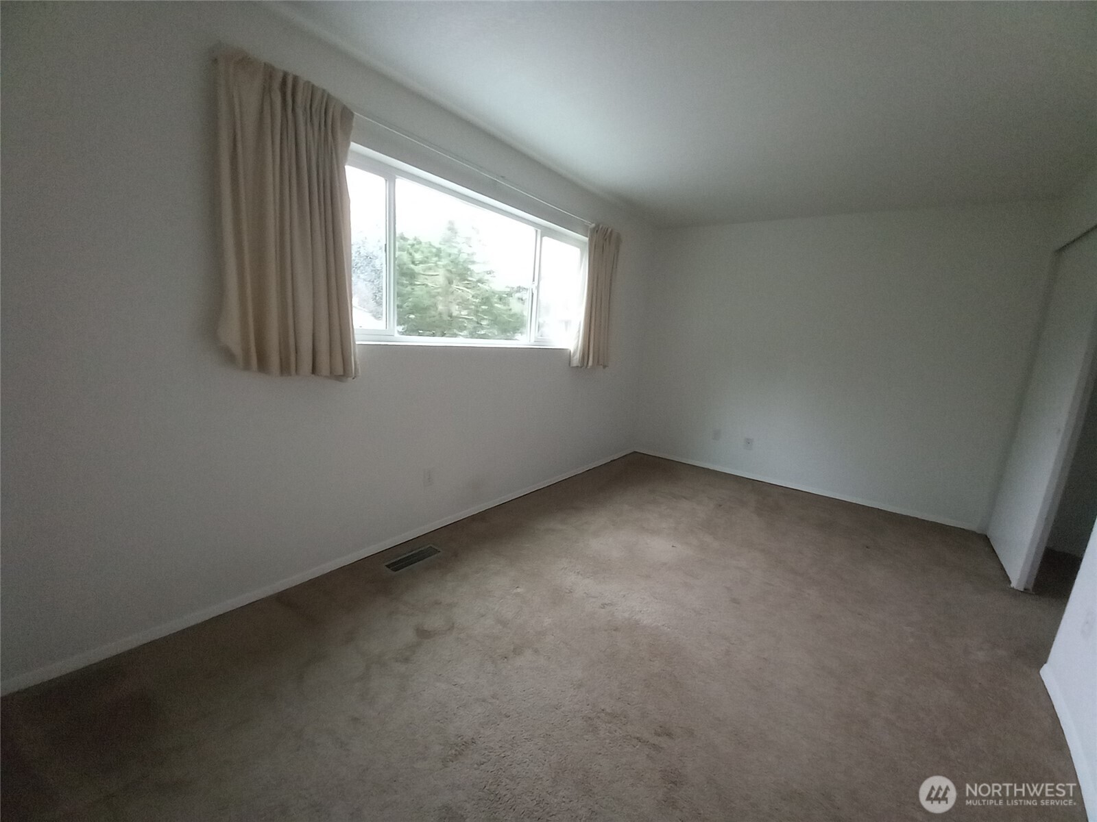 313 & 315 146th Place NE, Bellevue, WA 98007