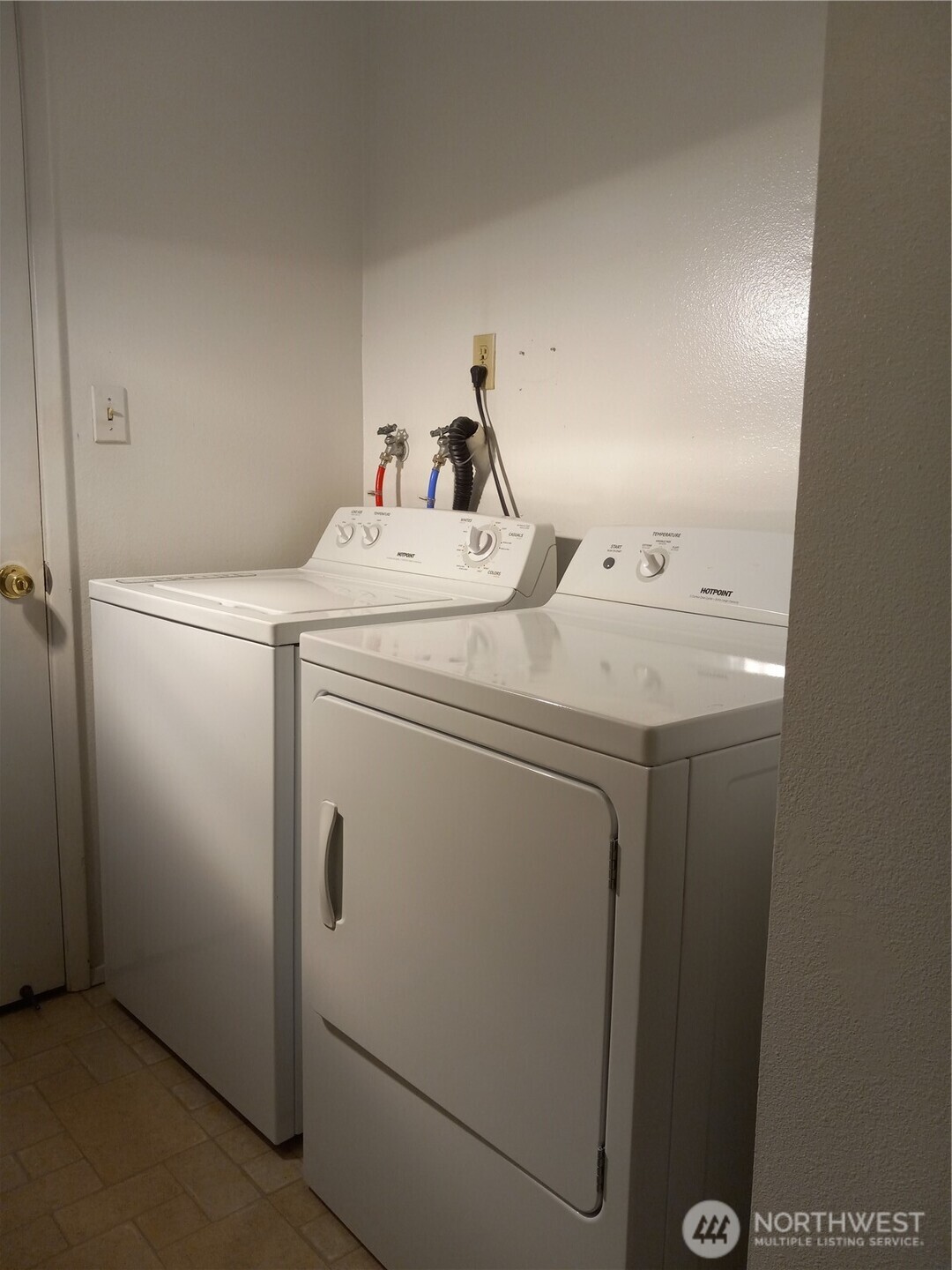 313 & 315 146th Place NE, Bellevue, WA 98007