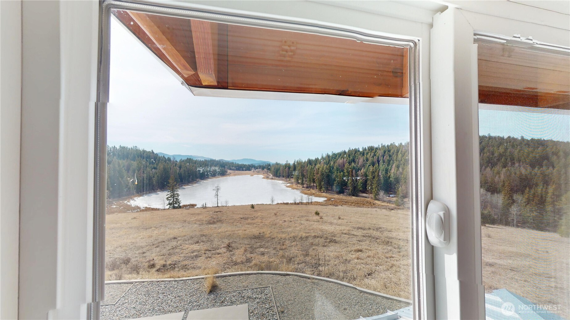 17 Teal Lake Road N, Oroville, WA 98844