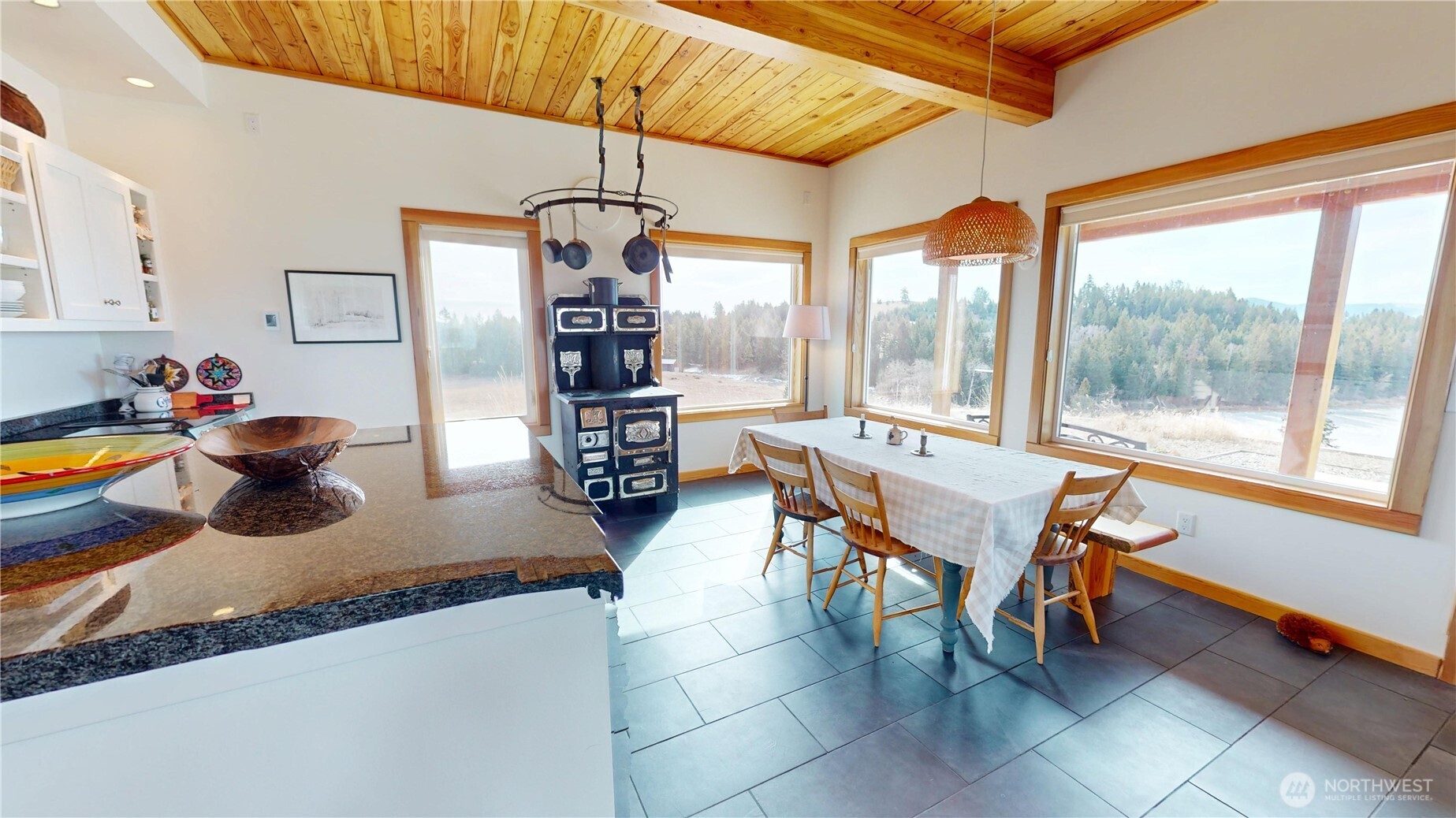 17 Teal Lake Road N, Oroville, WA 98844