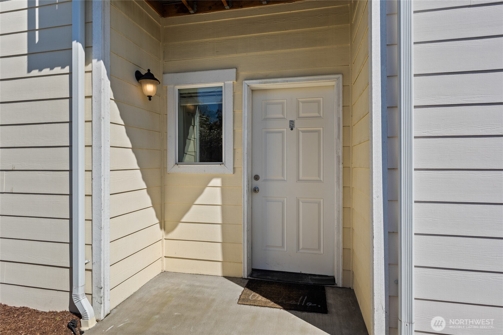 501 N 105th Street #B, Seattle, WA 98133