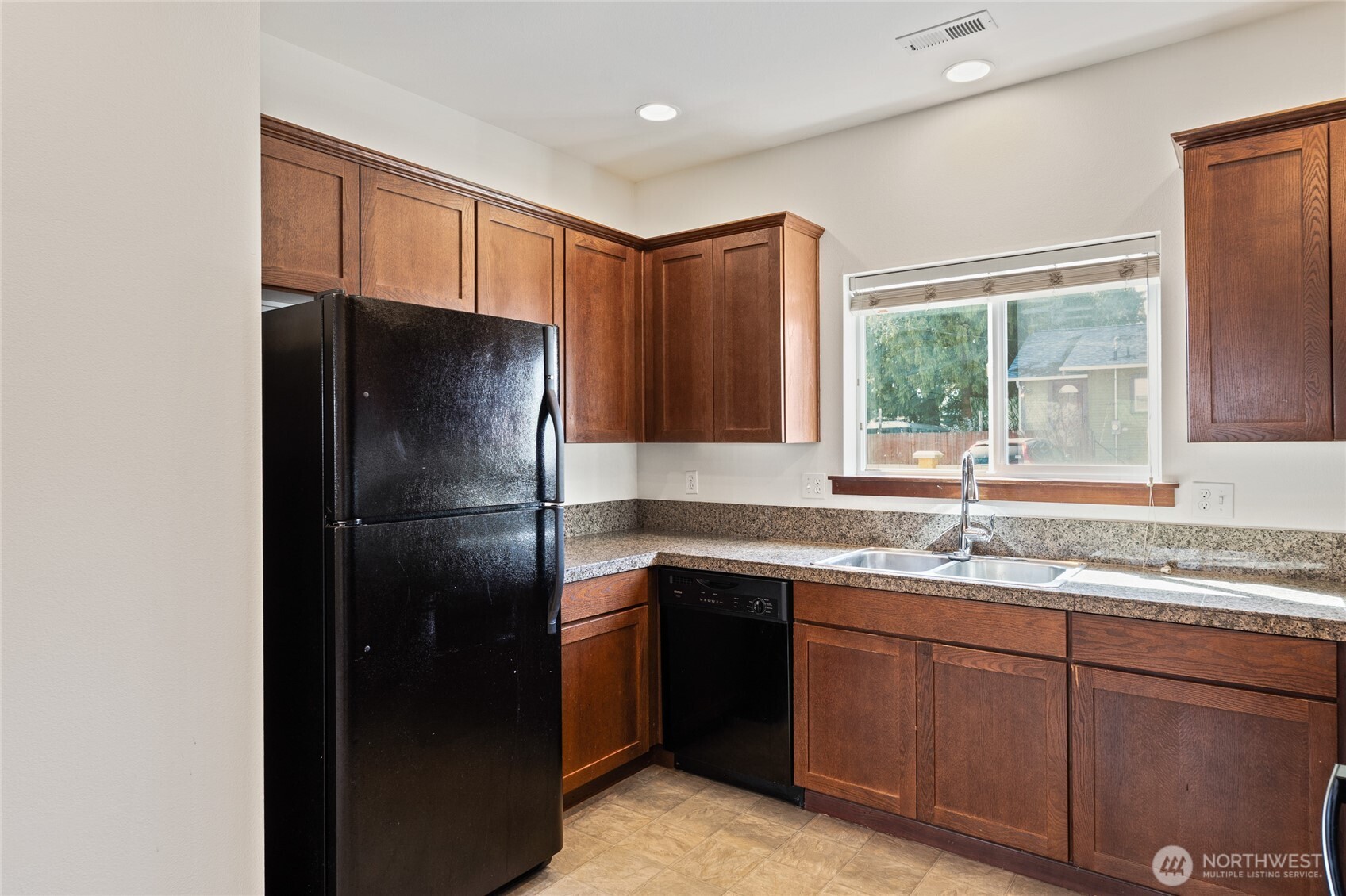 501 N 105th Street #B, Seattle, WA 98133