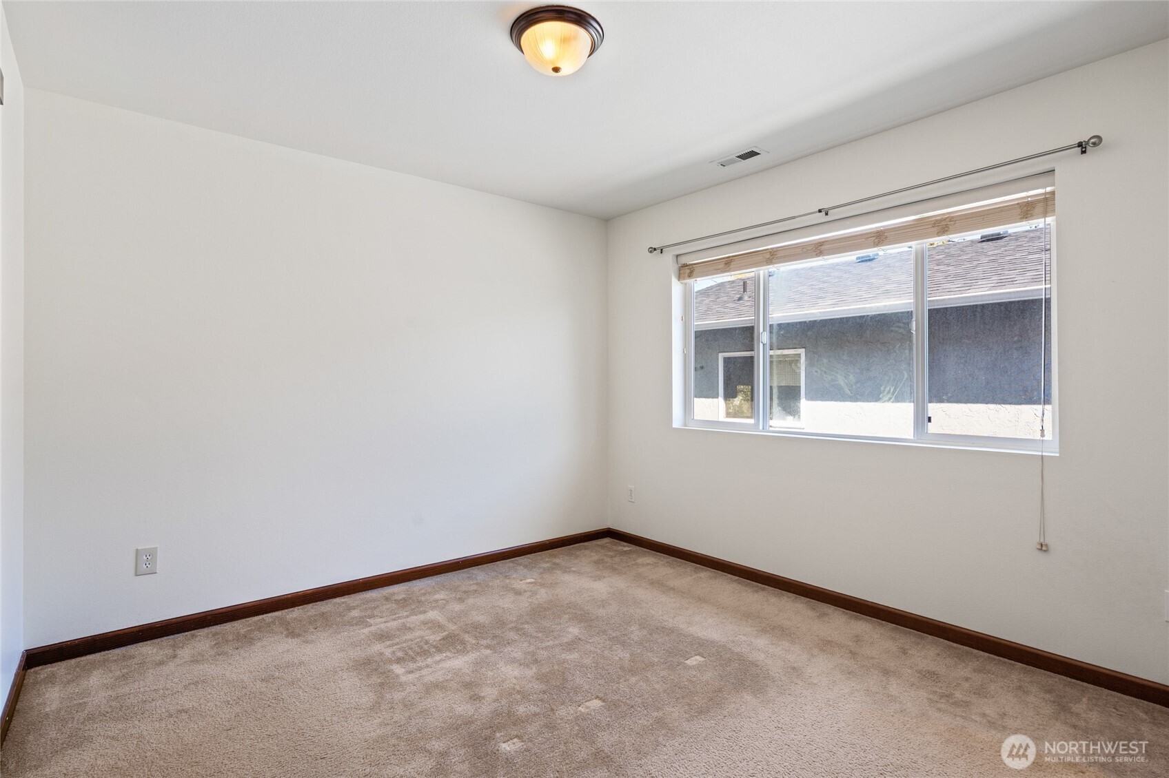 501 N 105th Street #B, Seattle, WA 98133