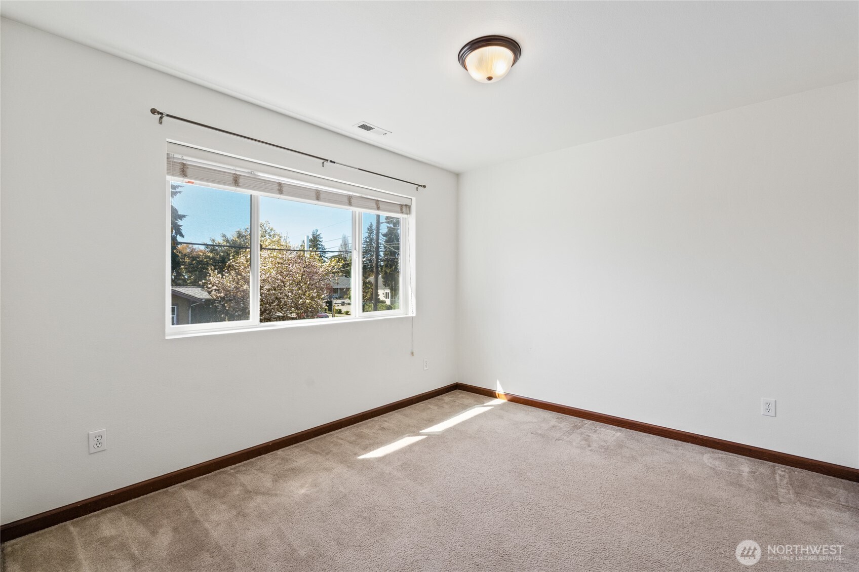 501 N 105th Street #B, Seattle, WA 98133