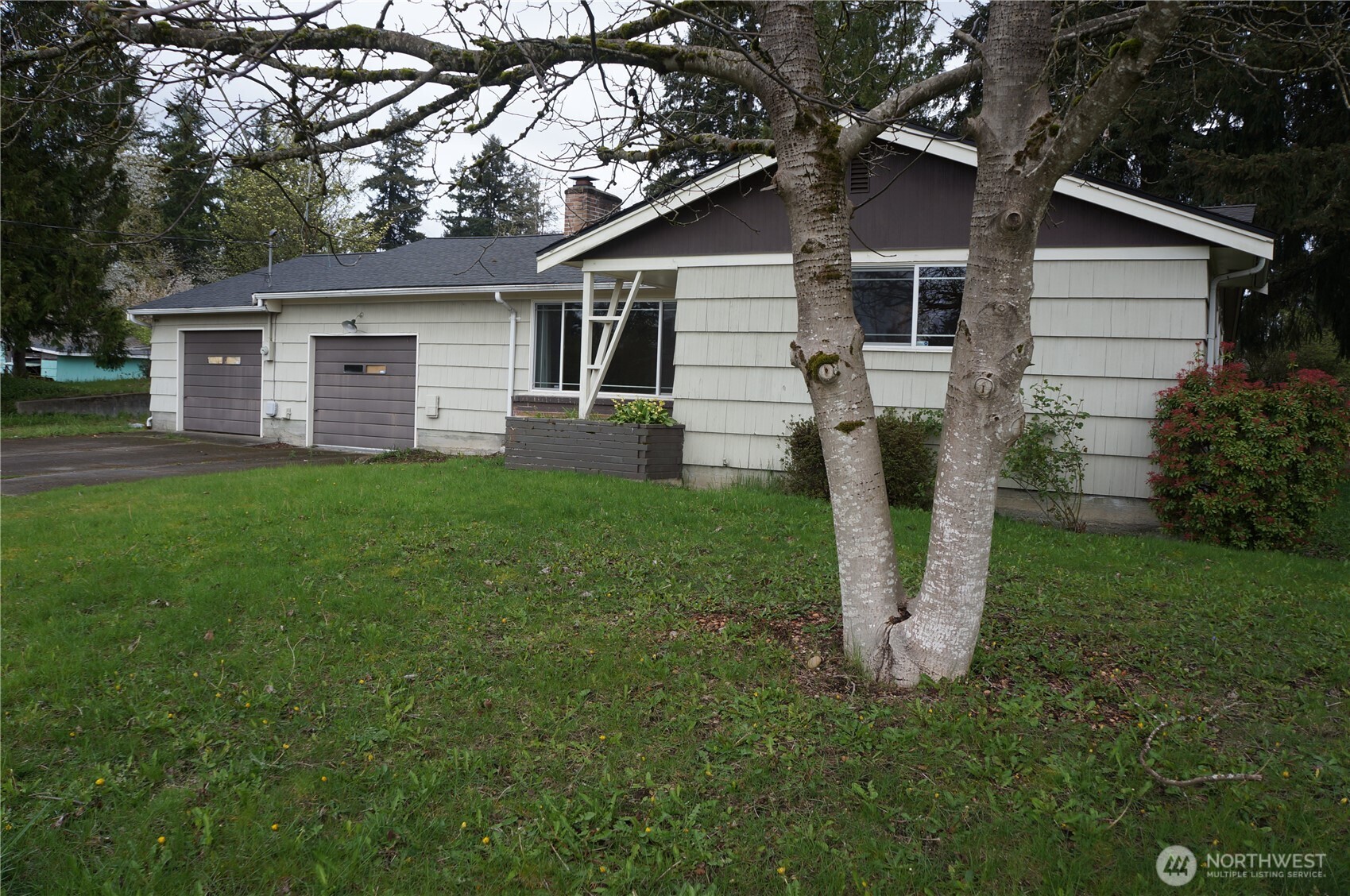 12019 Bingham Ave E, Tacoma, WA 98446-4325