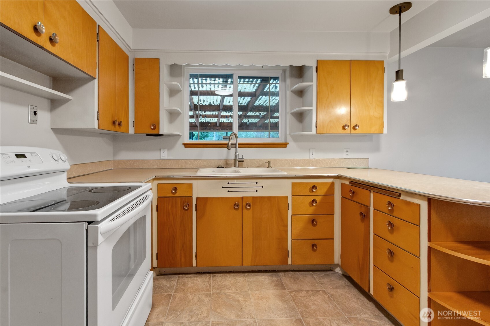 12019 Bingham Ave E, Tacoma, WA 98446-4325