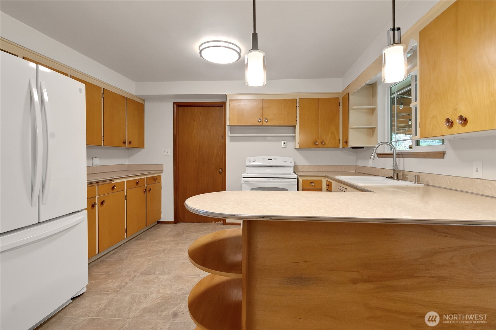 12019 Bingham Ave E, Tacoma, WA 98446-4325