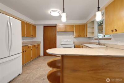 12019 Bingham Ave E, Tacoma, WA 98446-4325 - Photo 13