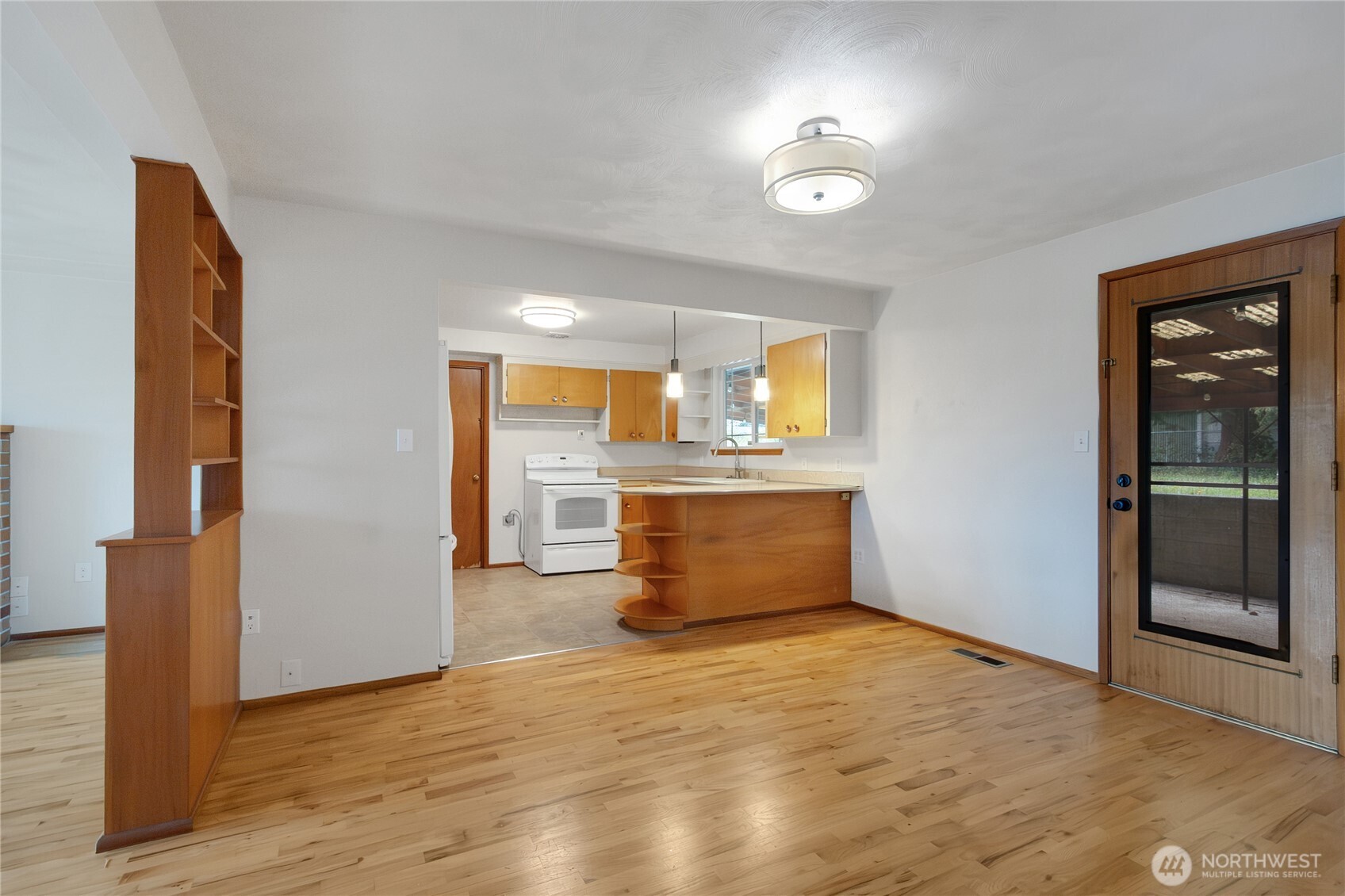 12019 Bingham Ave E, Tacoma, WA 98446-4325