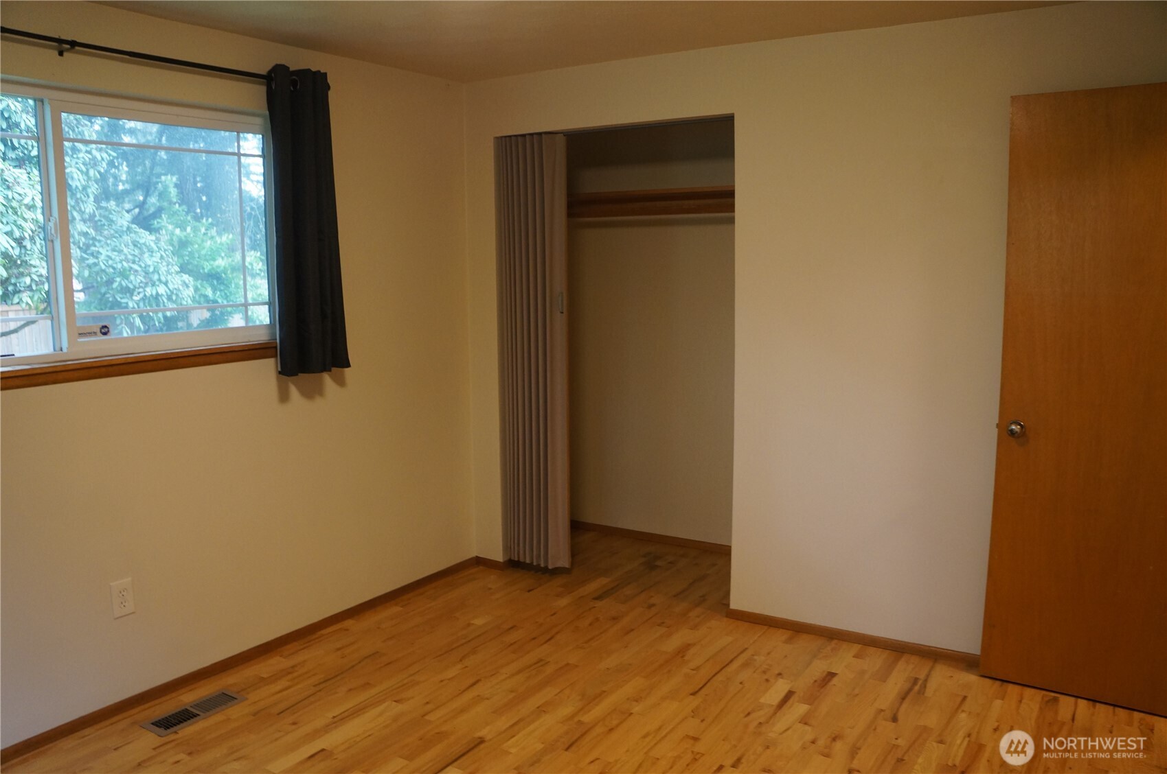 12019 Bingham Ave E, Tacoma, WA 98446-4325