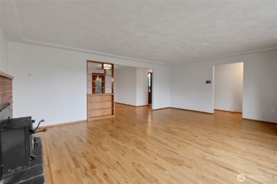 12019 Bingham Ave E, Tacoma, WA 98446-4325 - Photo 6