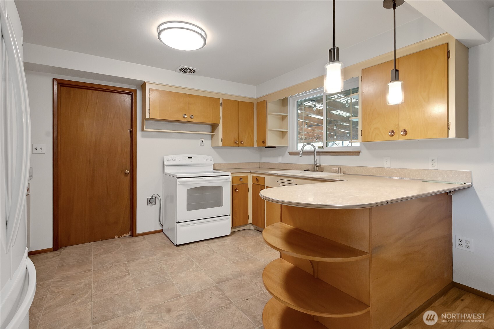 12019 Bingham Ave E, Tacoma, WA 98446-4325