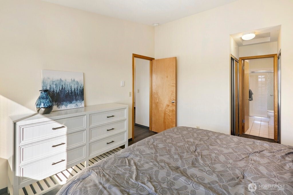 1707 NW 59th Street #302, Seattle, WA 98107