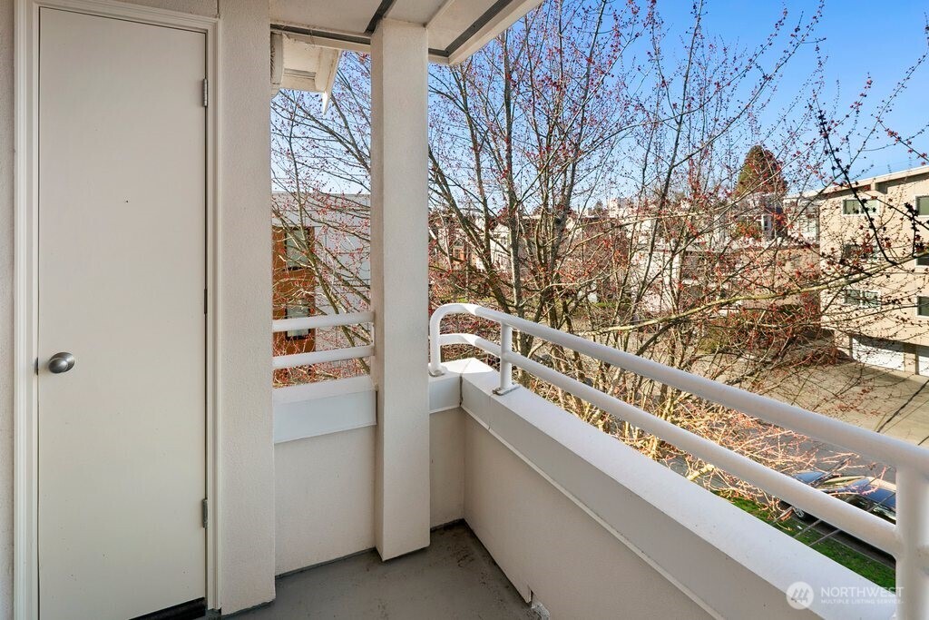 1707 NW 59th Street #302, Seattle, WA 98107