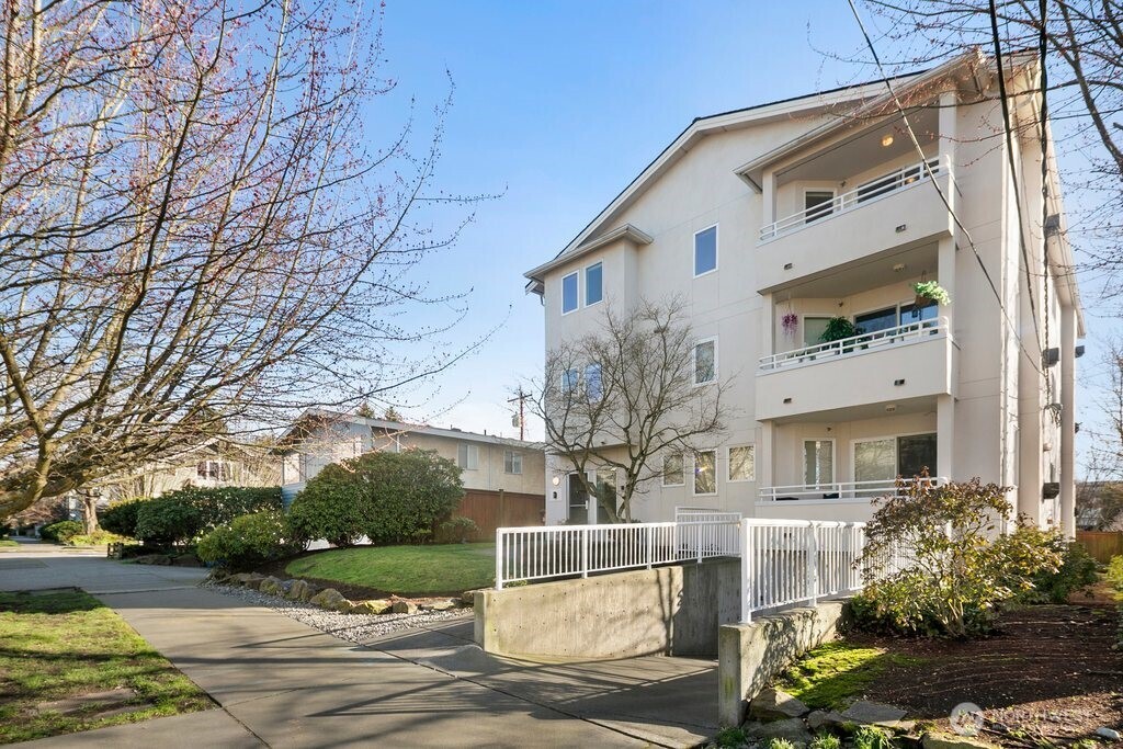 1707 NW 59th Street #302, Seattle, WA 98107